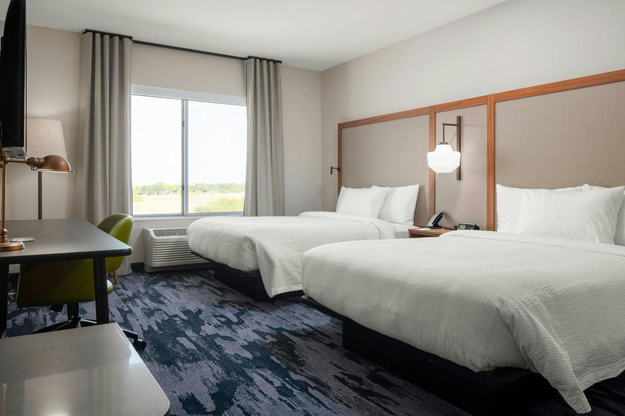 Queen Room Two Queen Beds Hearing Accessible