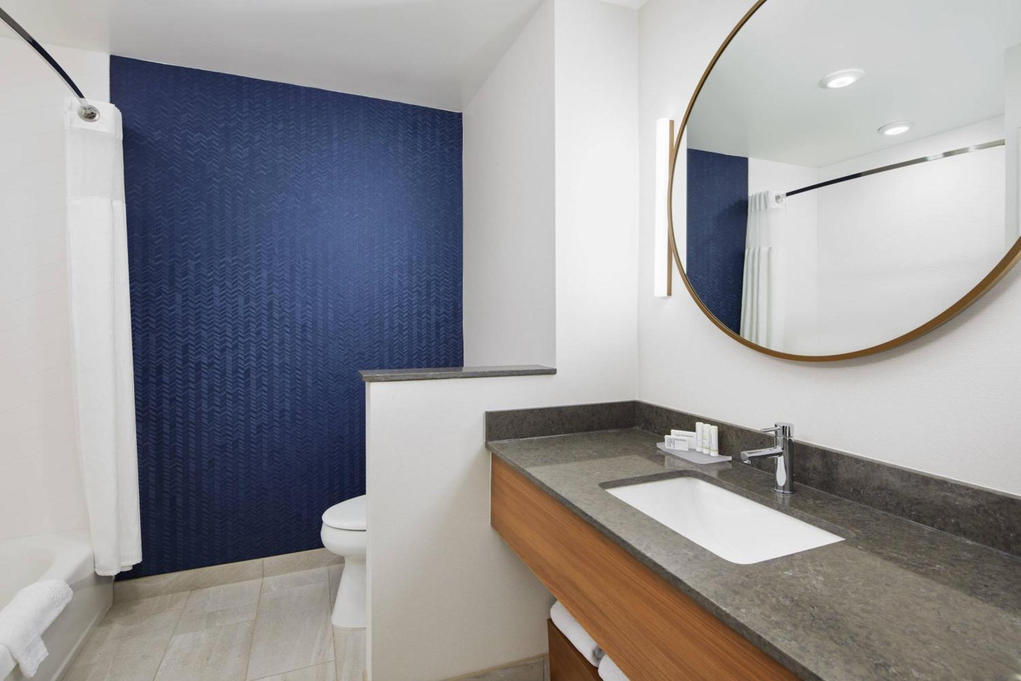 Queen Room with Two Queen Beds - Hearing Accessible