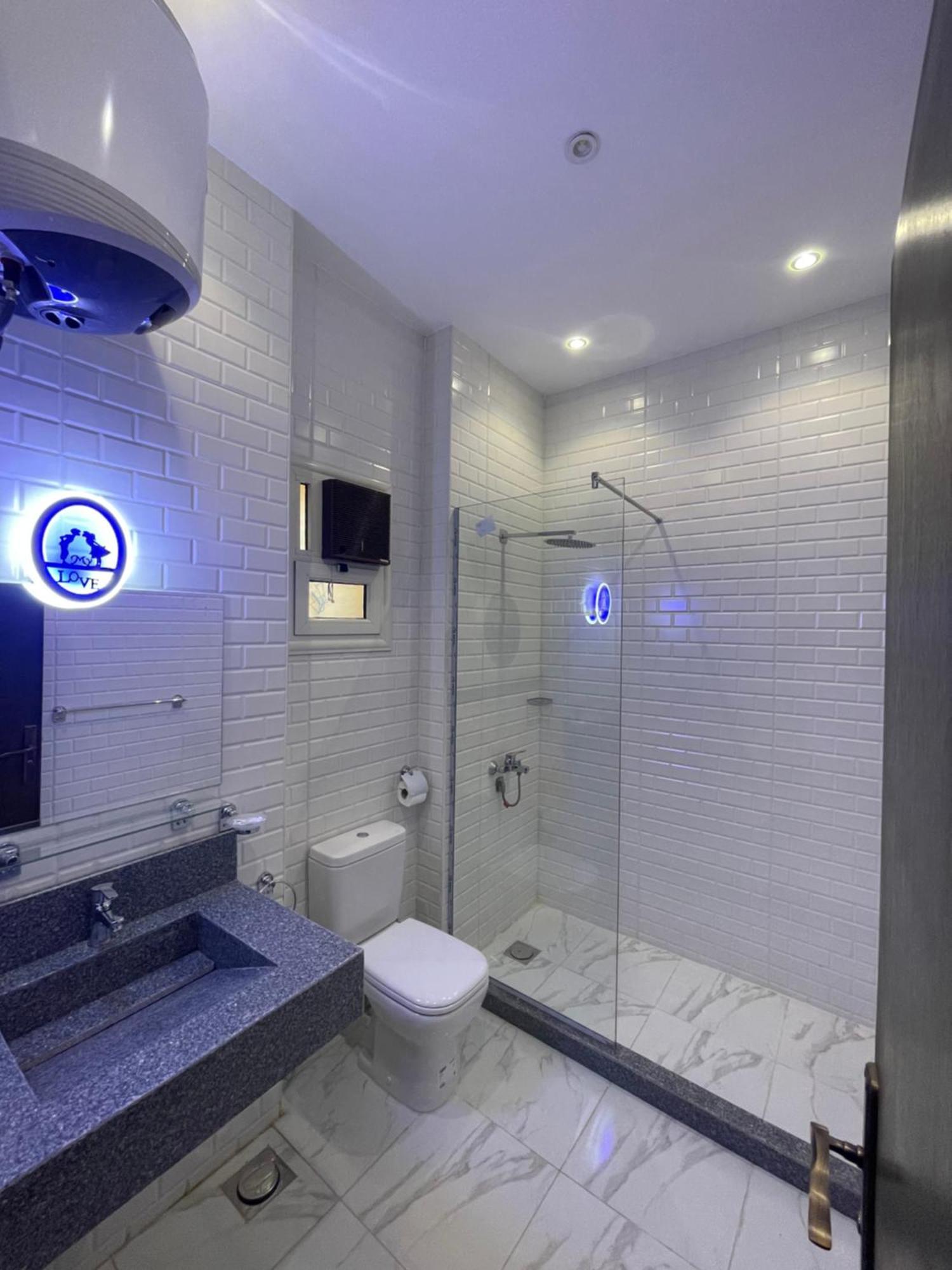Double or Twin Room Bathroom