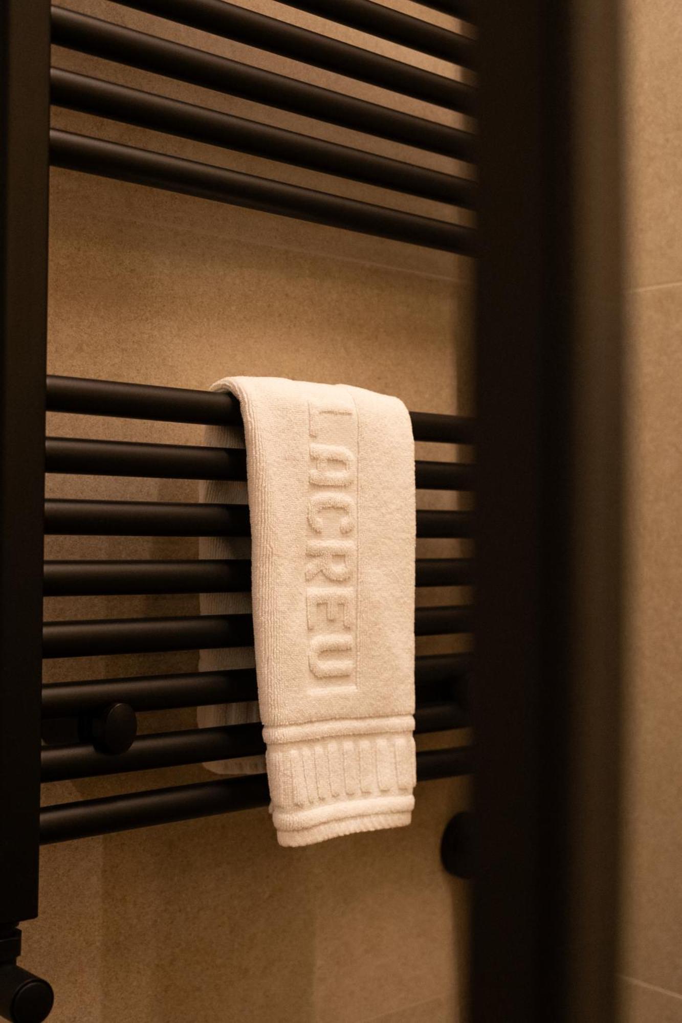 Triple Room,1636046570:JPEG