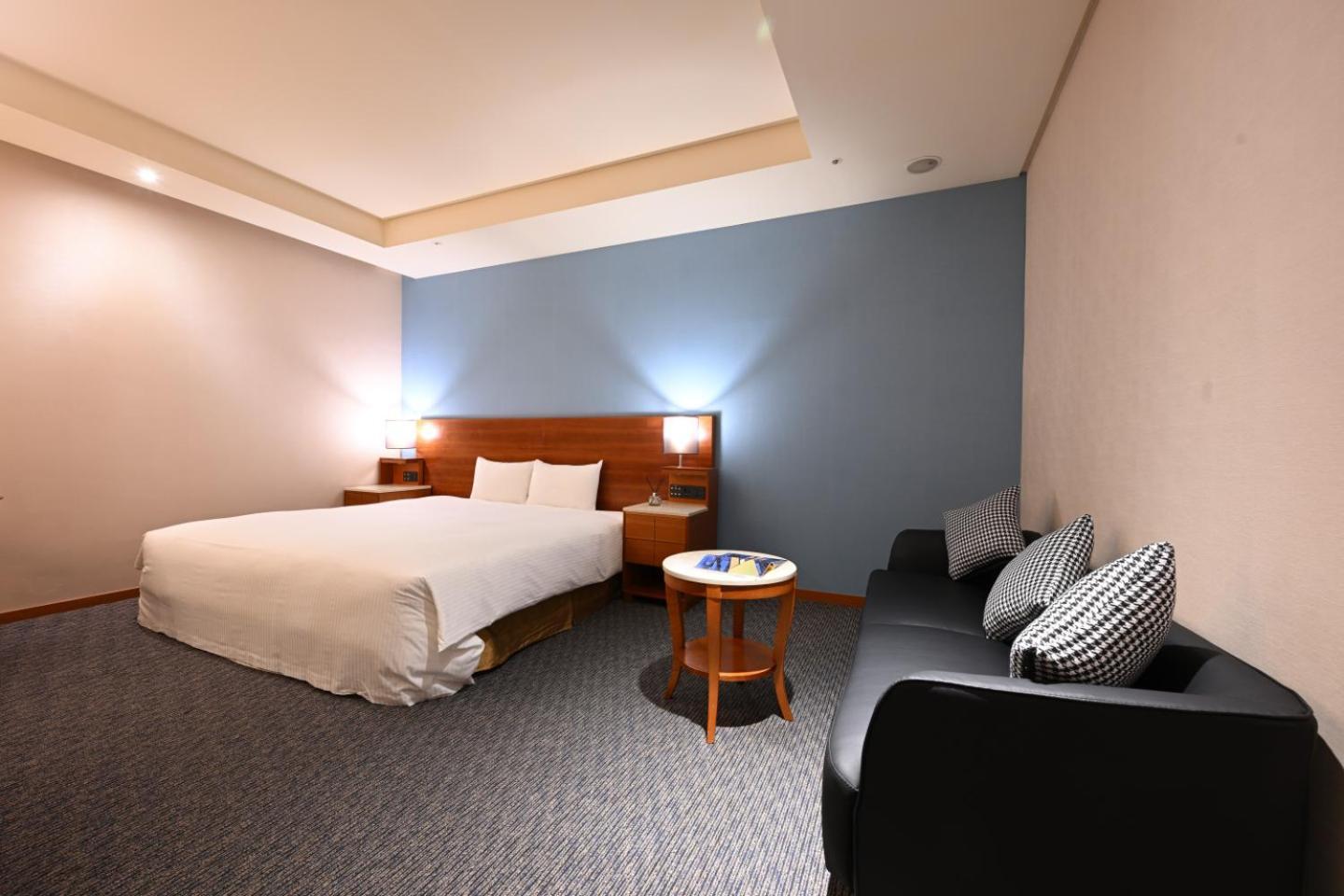 Standard Double Room No Window