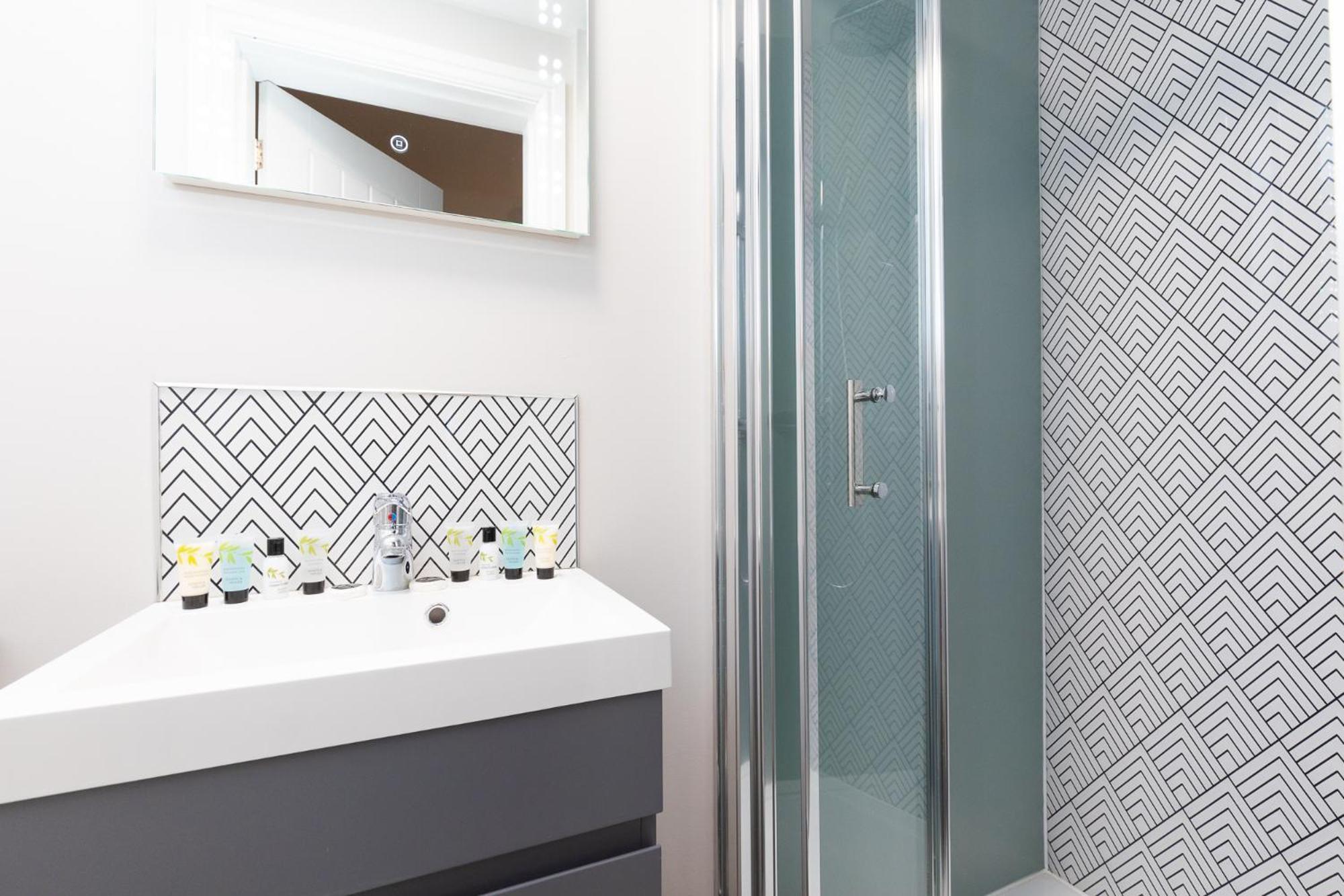 Classic Room One Double One Single Bunk Bed Walk Shower Non-Smoking,1646333455:JPEG