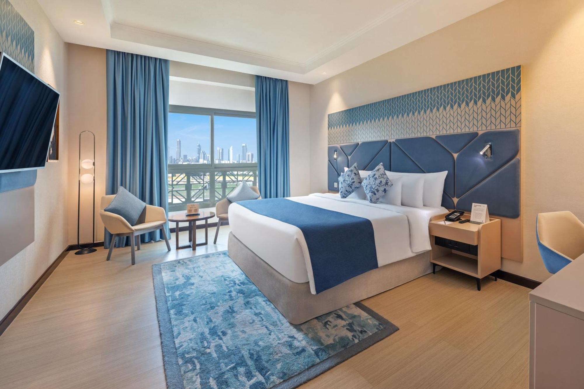 Deluxe Room, 20% F&B, with Complimentary Shuttle to Dubai Mall & La Mer Beach