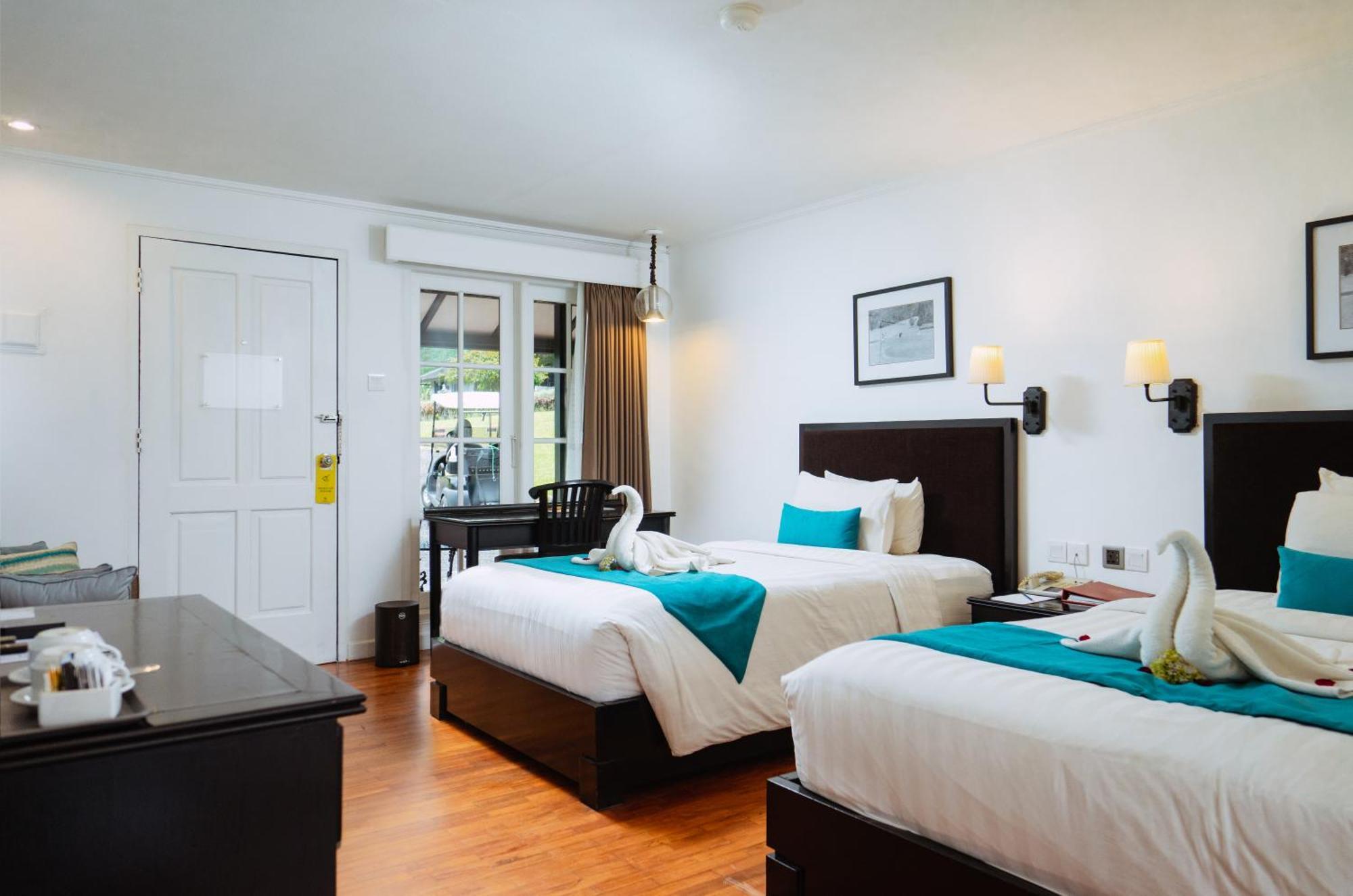 Classic Garden View Room Twin Bed