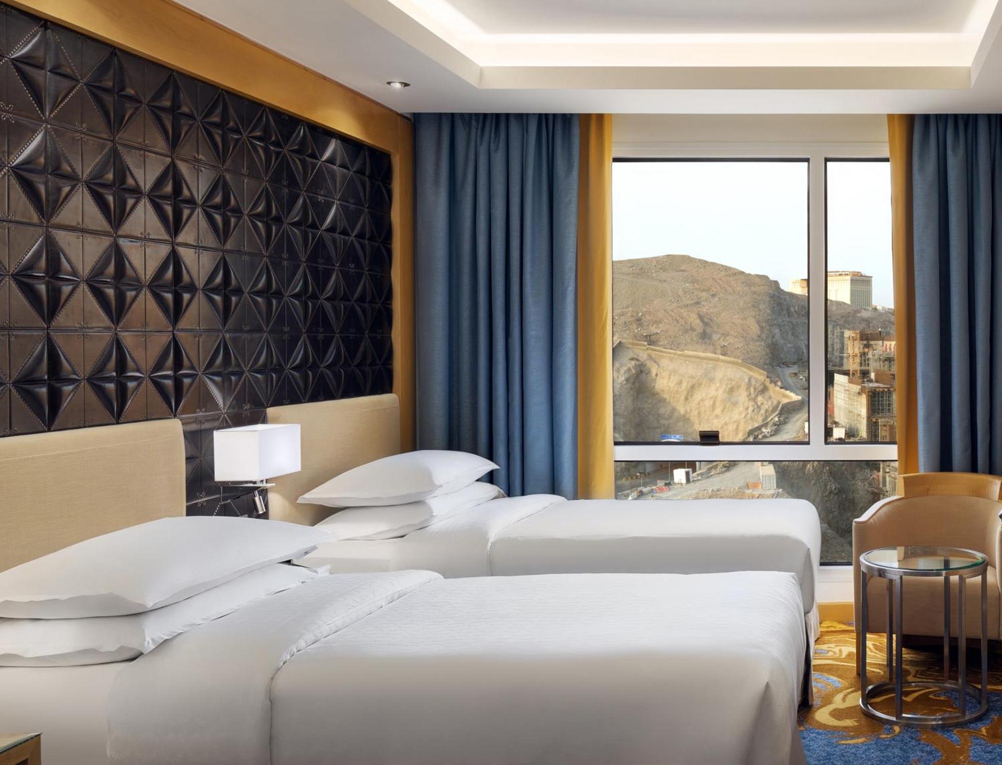 Traditional Twin Room City View 2 Twin Beds