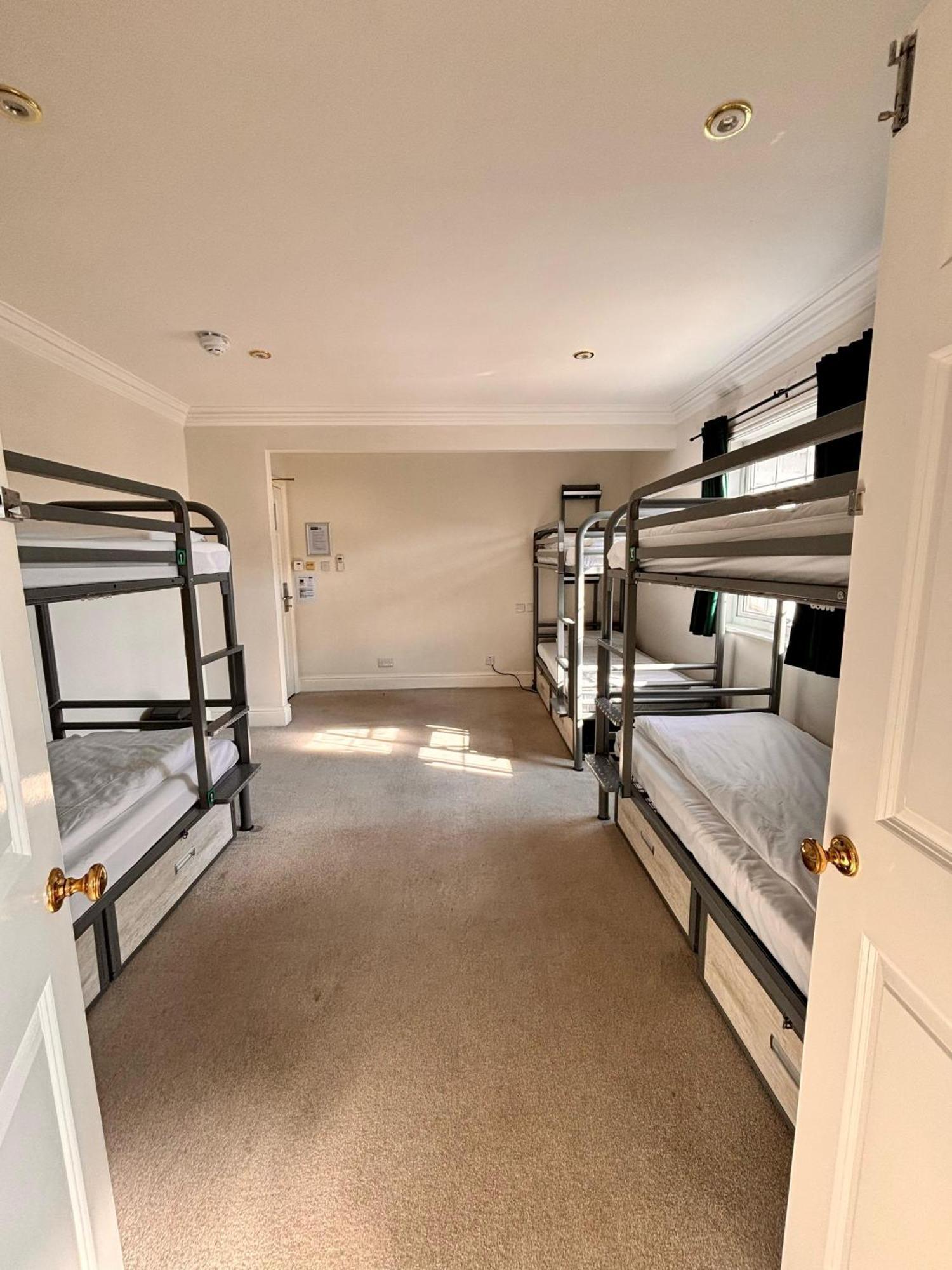 Mixed Dormitory Room