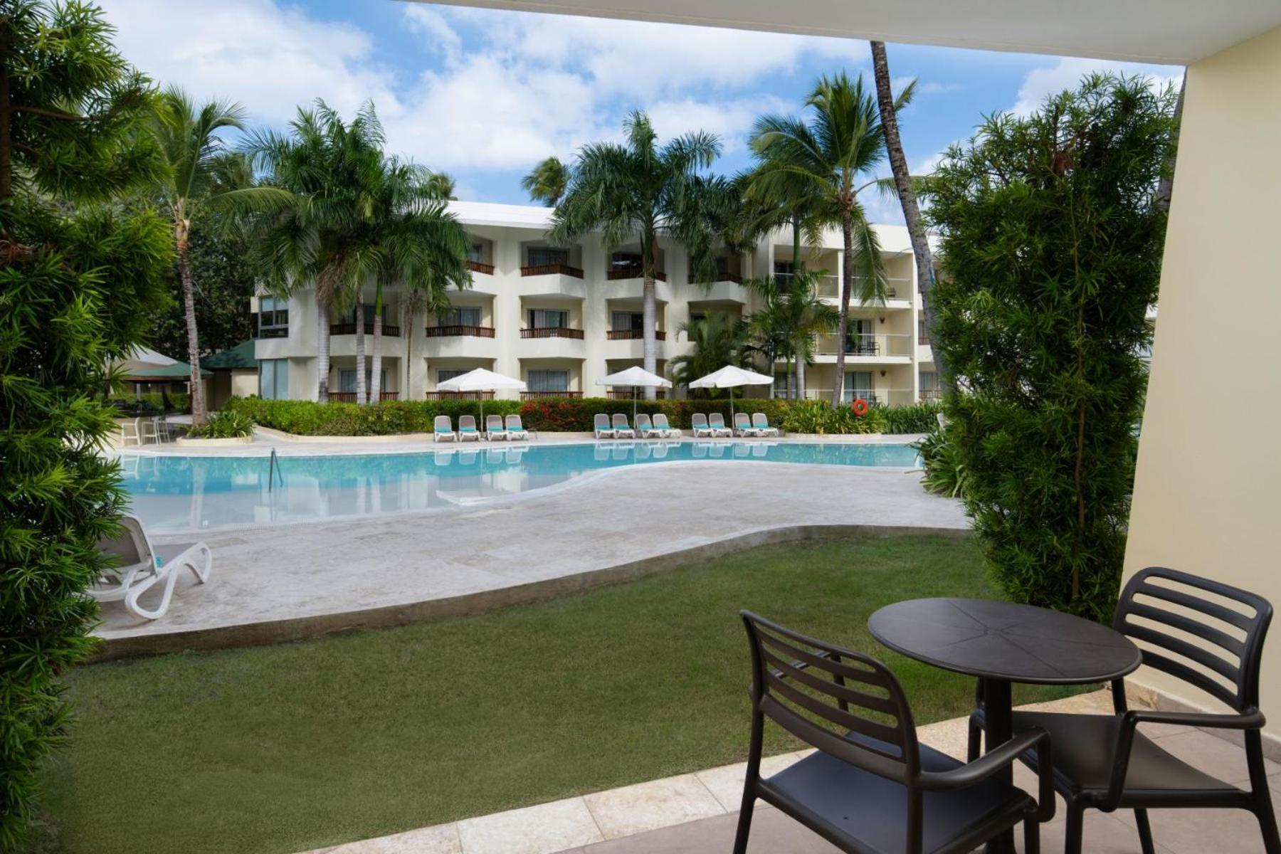 Jr Suite Premium Pool View