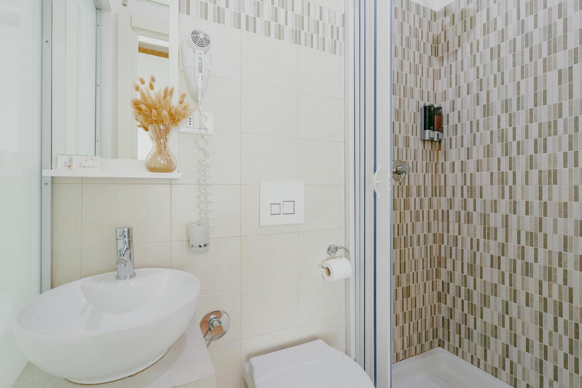 Double Room Private Bathroom
