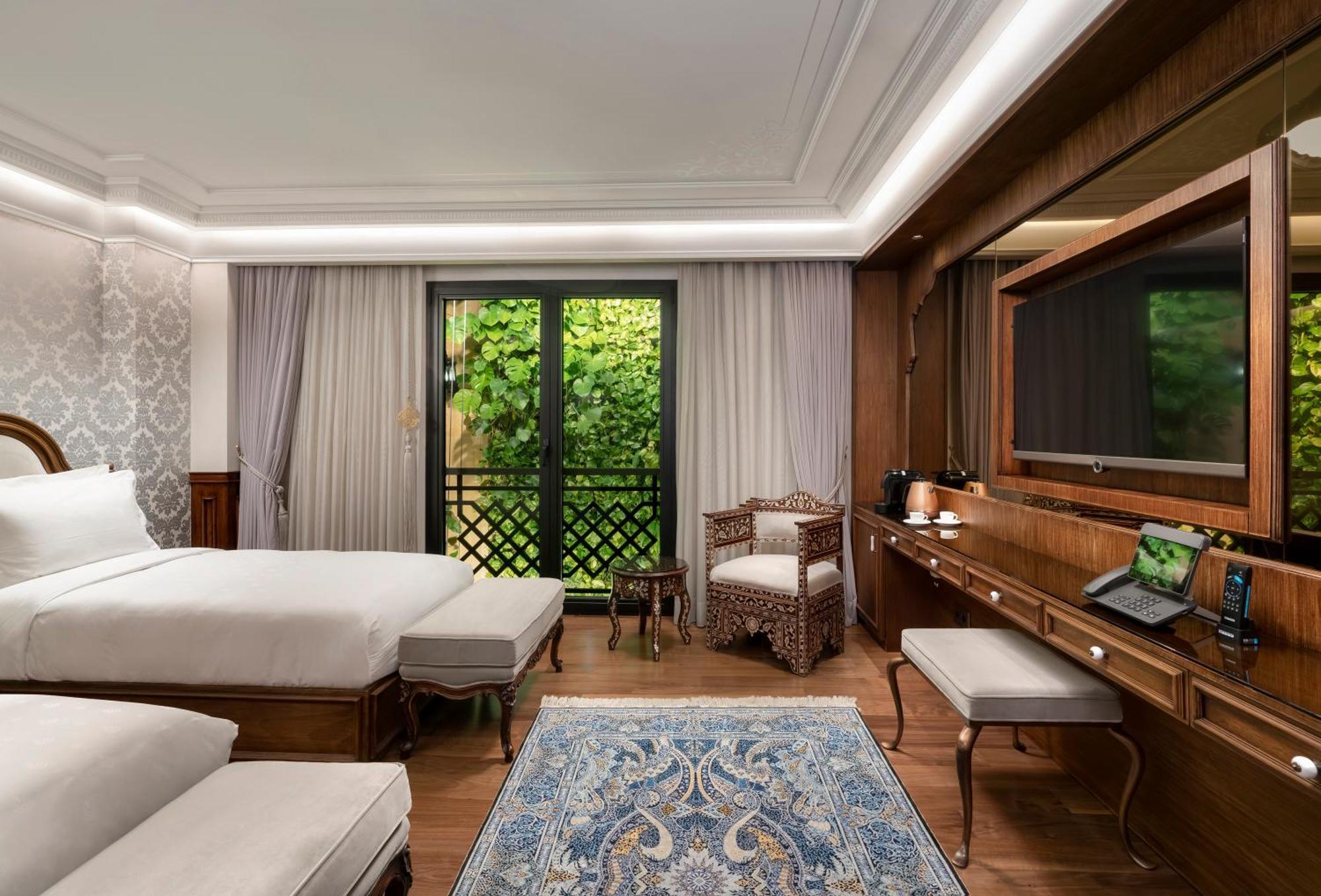 Deluxe Twin Room Vertical Greenery View