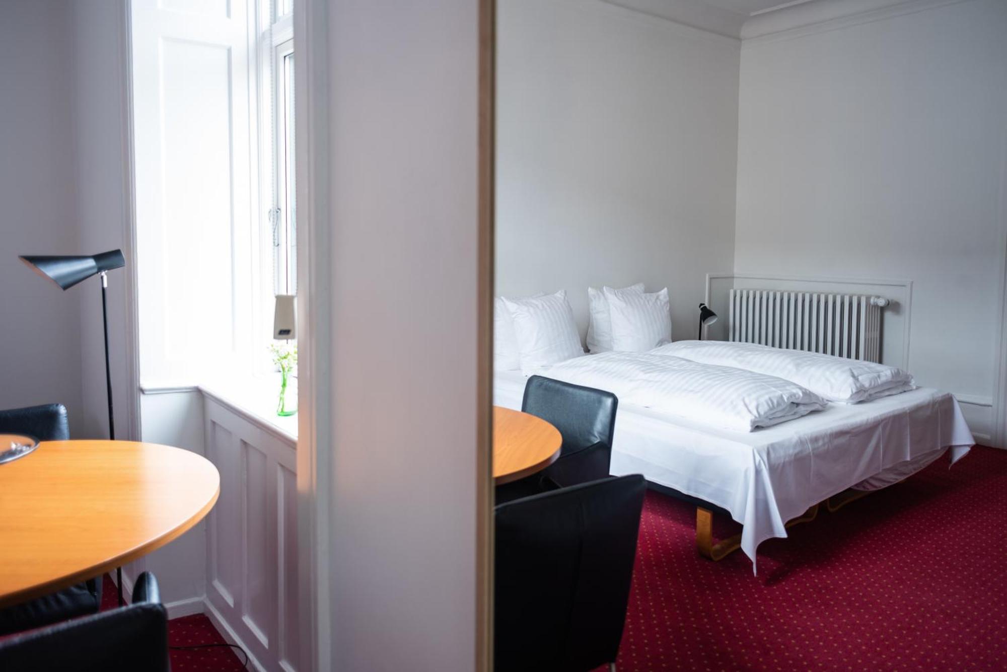 Triple Room,1659477789:JPEG
