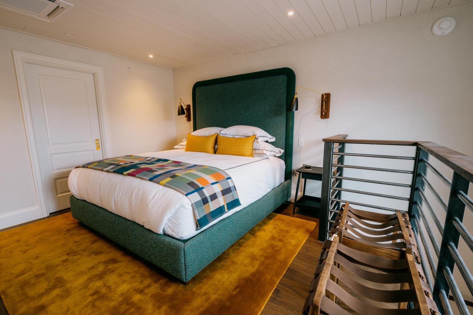 Superior King Suite