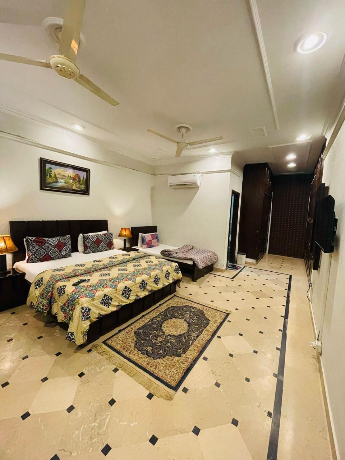Deluxe King Room