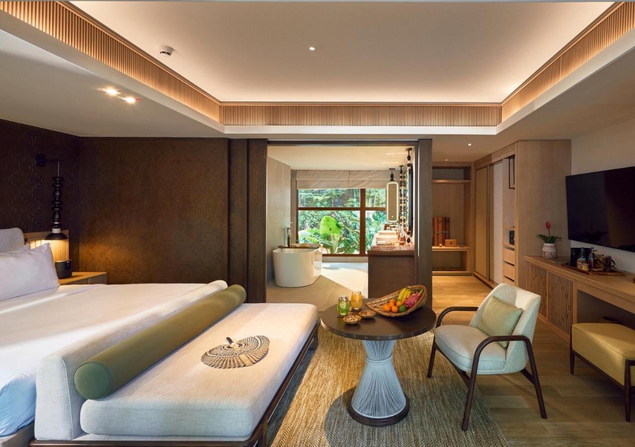 1 King Bed Forest Suite