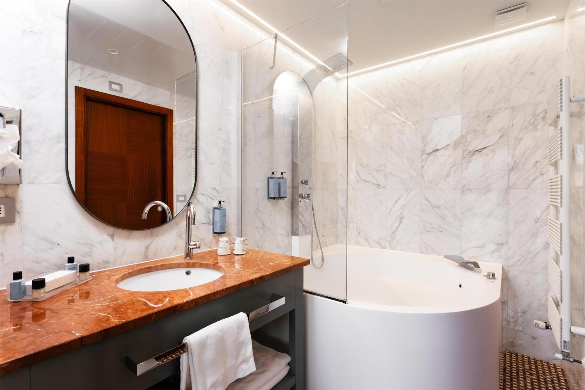 Royal King Suite,1674702570:JPEG