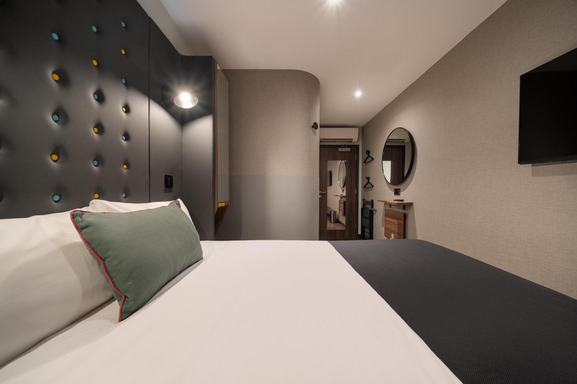 Cosy Double without Window