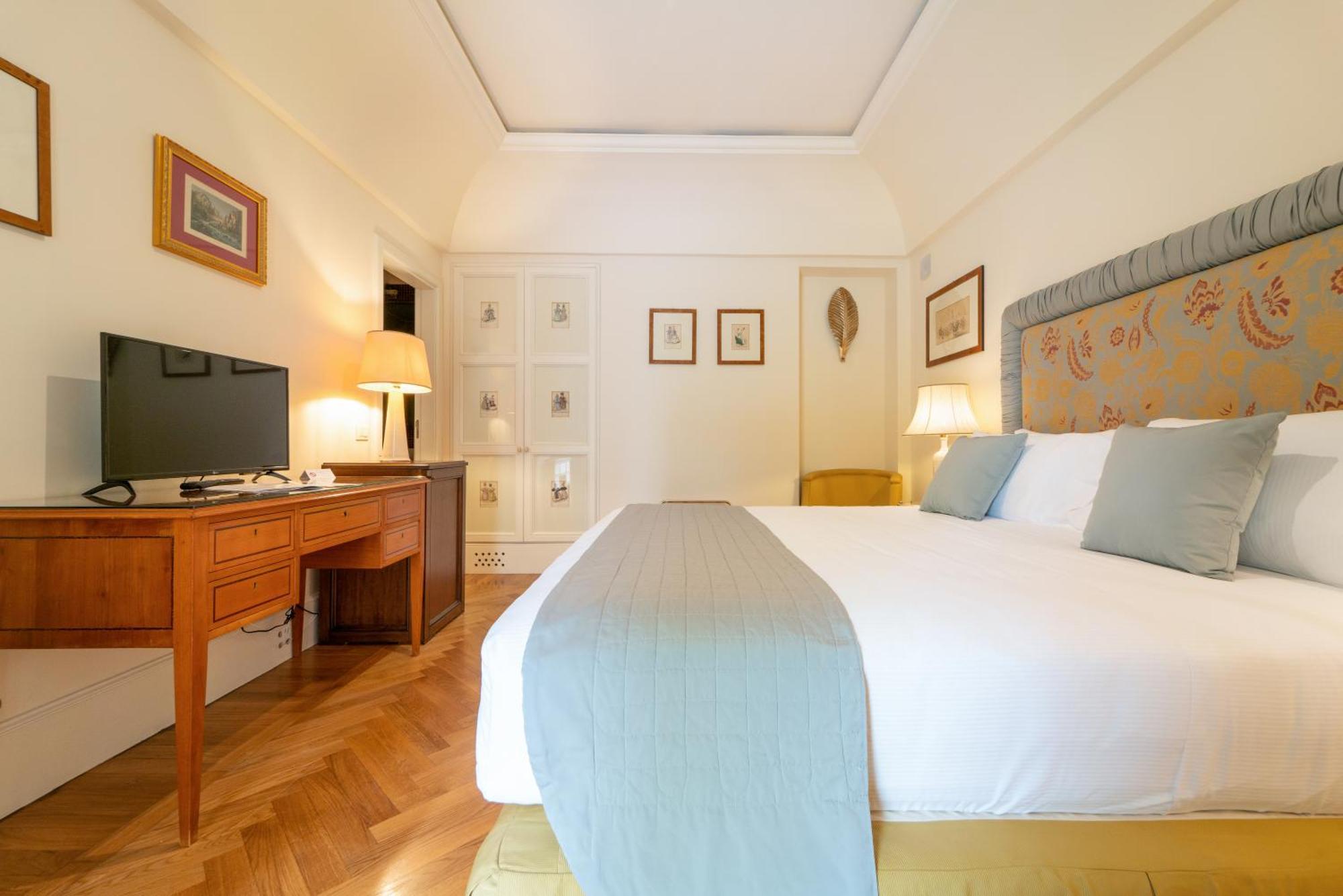 Deluxe Room,1675797379:JPEG