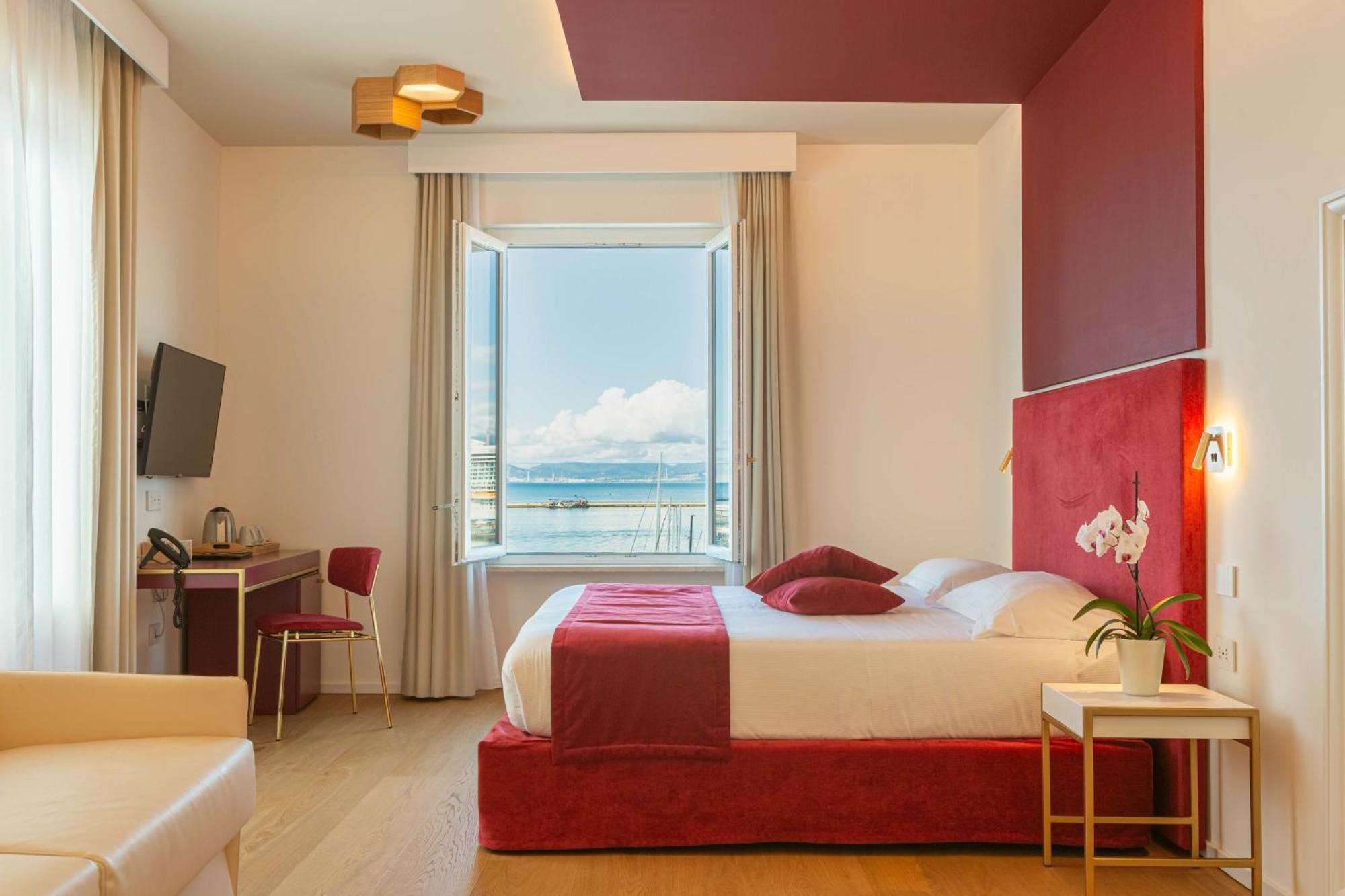 Junior Suite Bath Sea View