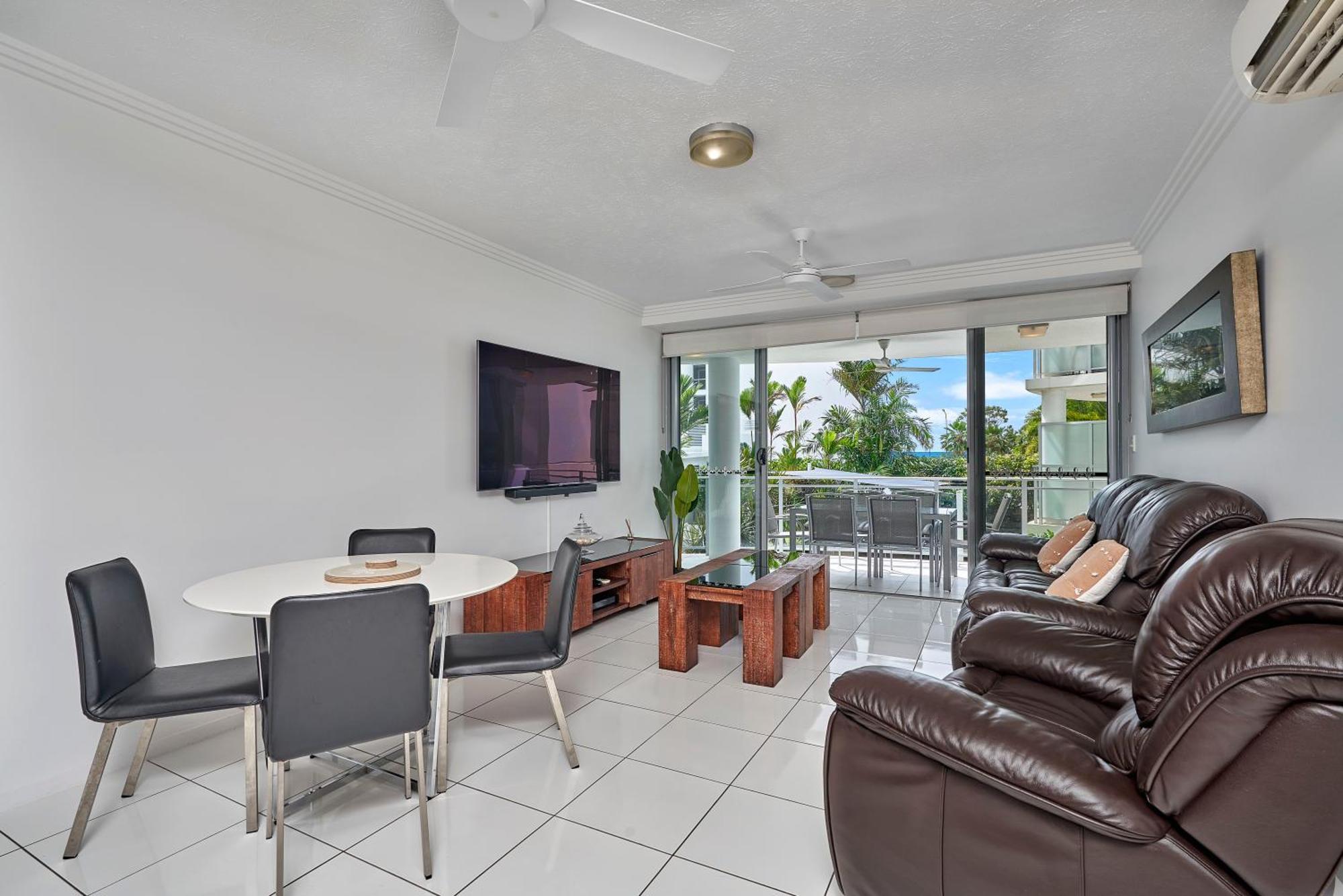 Deluxe One-Bedroom Apartment