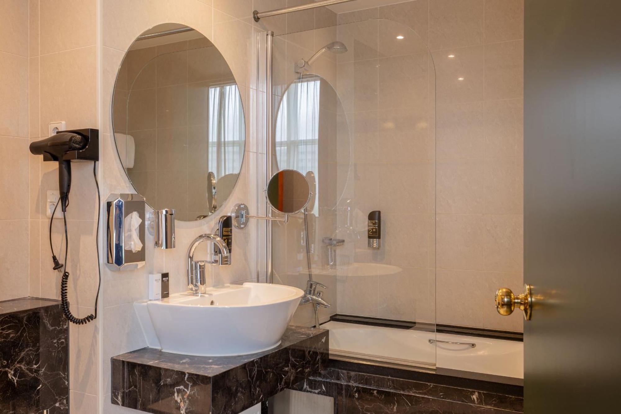 Deluxe Junior Suite