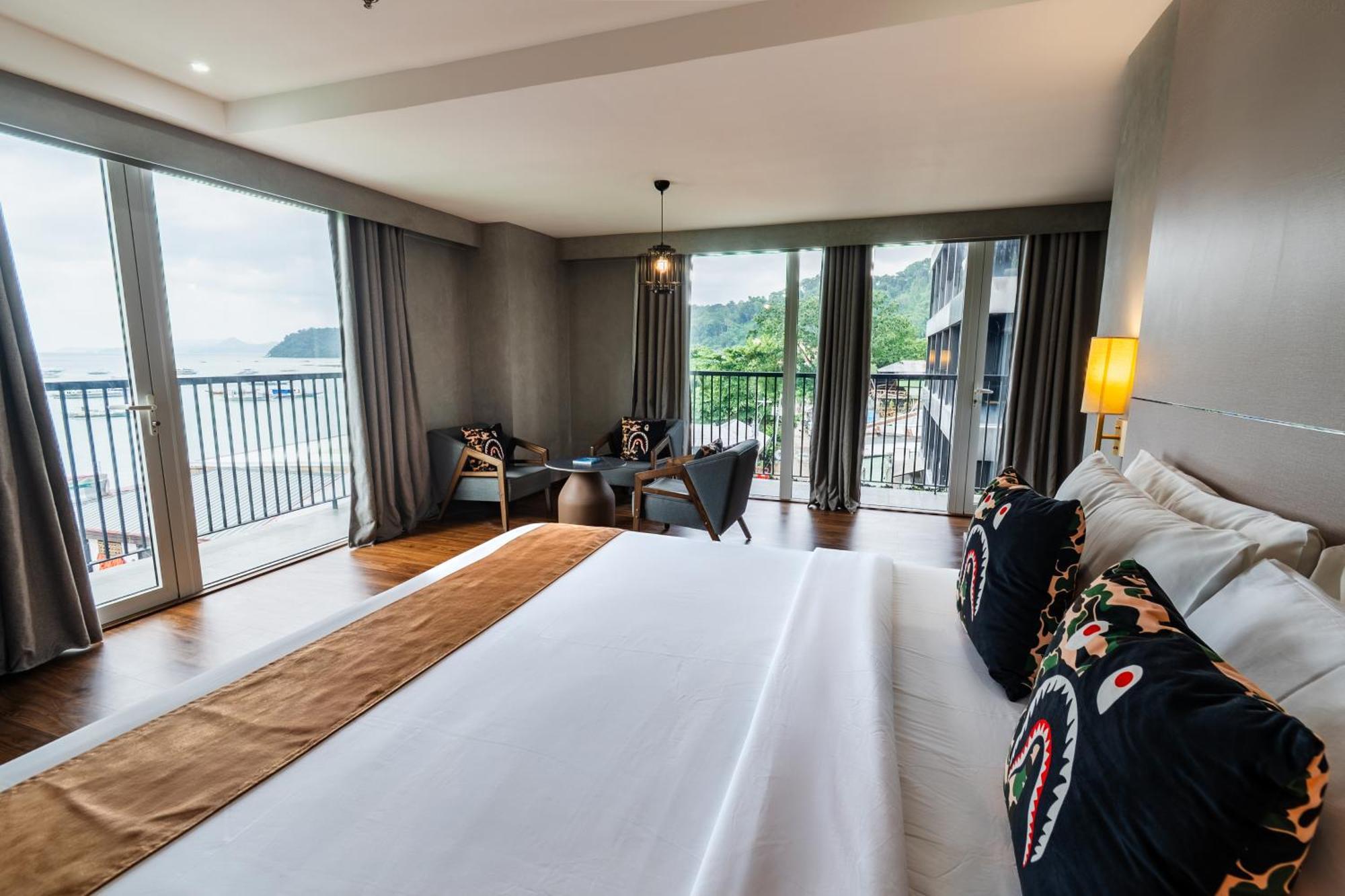 Executive Suite Sea View