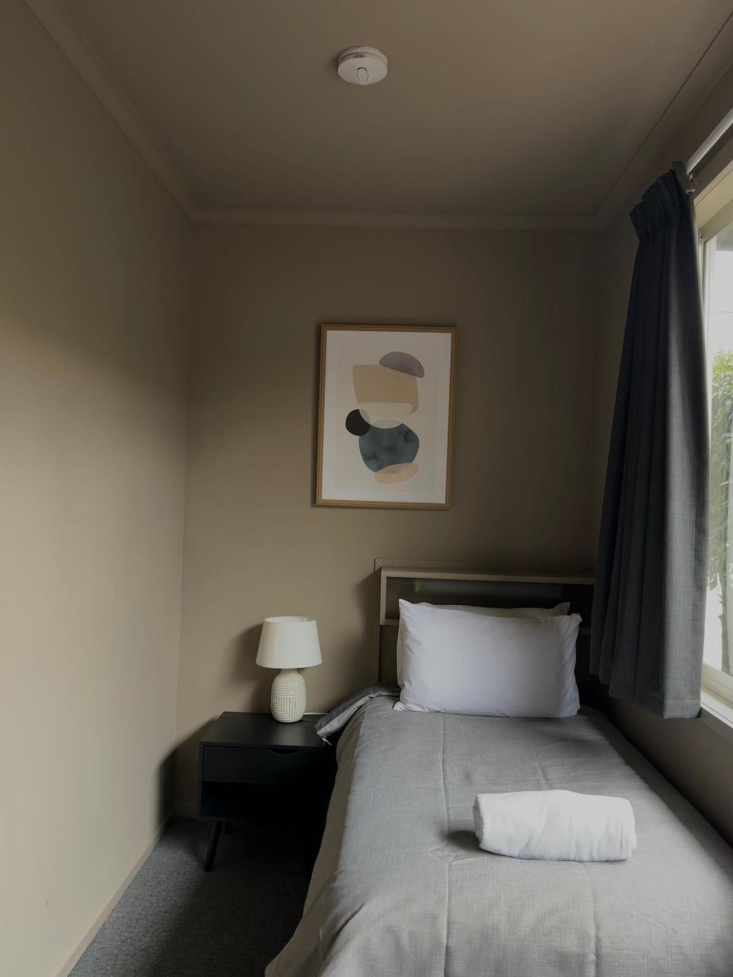 Superior Queen Suite Single Bed