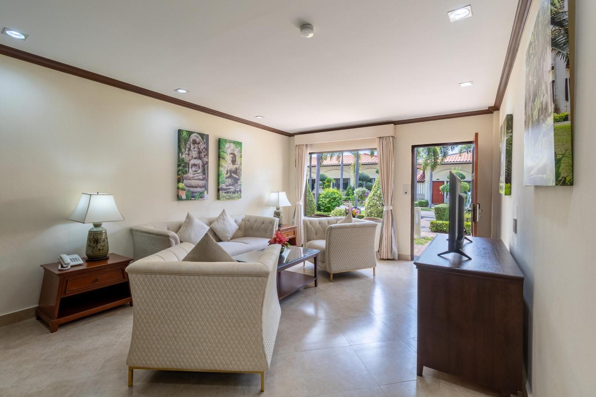 One Bedroom Apartment King Bed,1698983431:JPEG