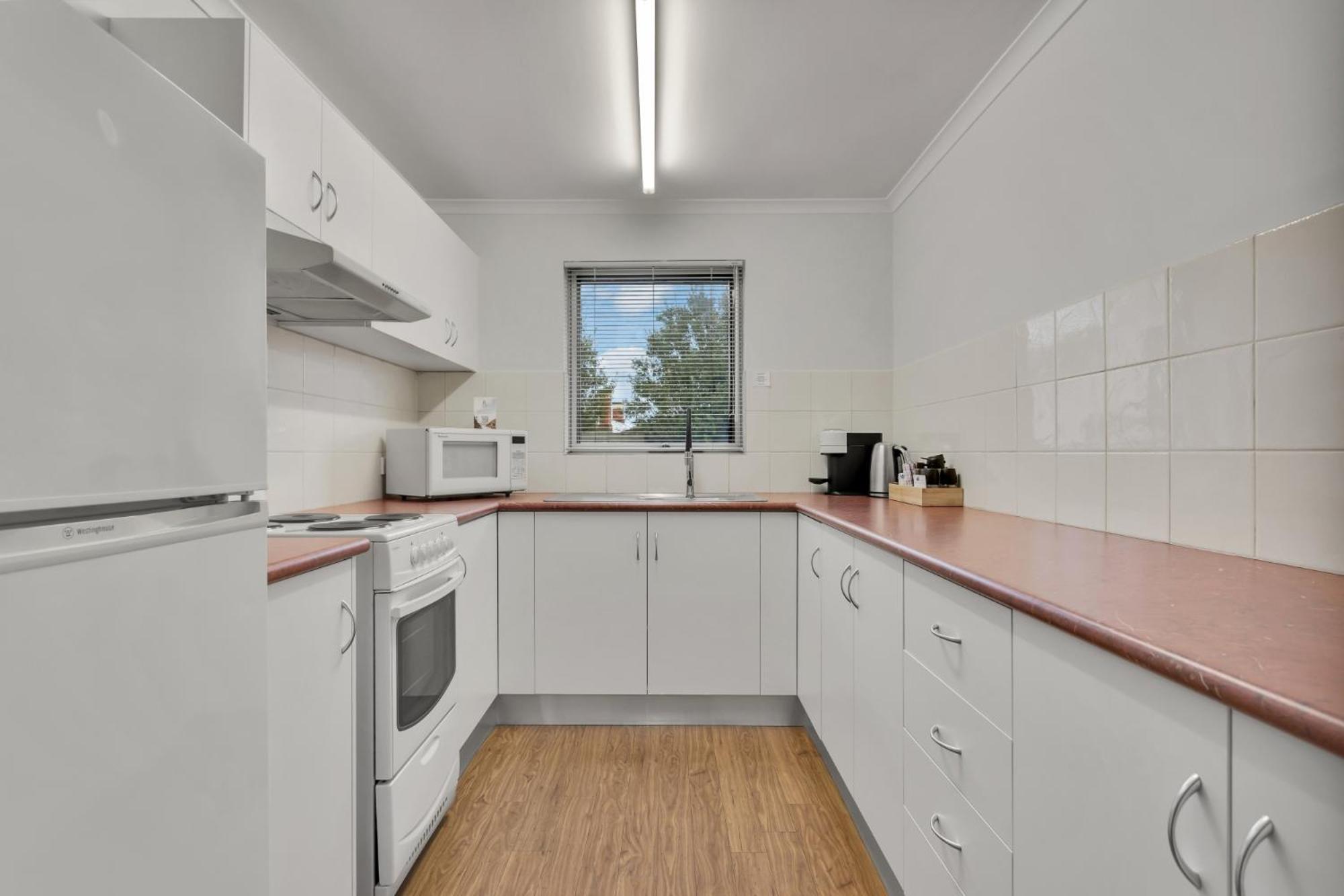 Three-Bedroom Apartment Courtyard includes Wifi