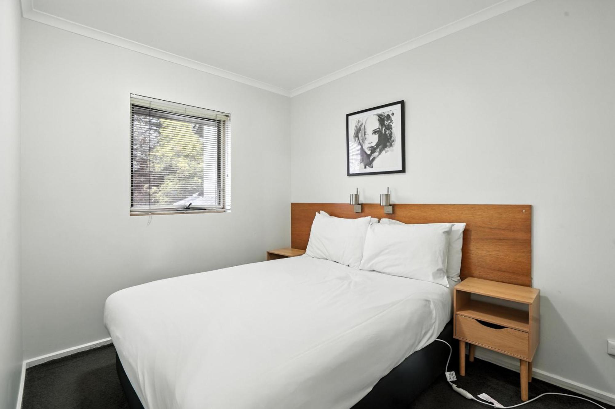 Two-Bedroom Apartment Upstairs Internal Staircase includes Wifi