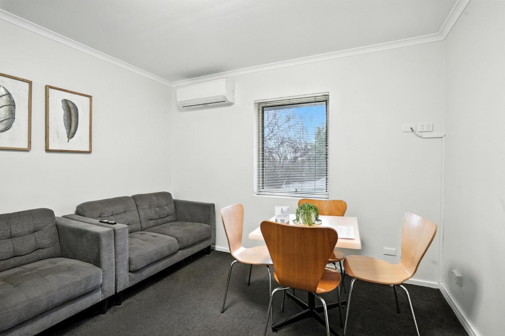Two-Bedroom Apartment Upstairs Internal Staircase includes Wifi