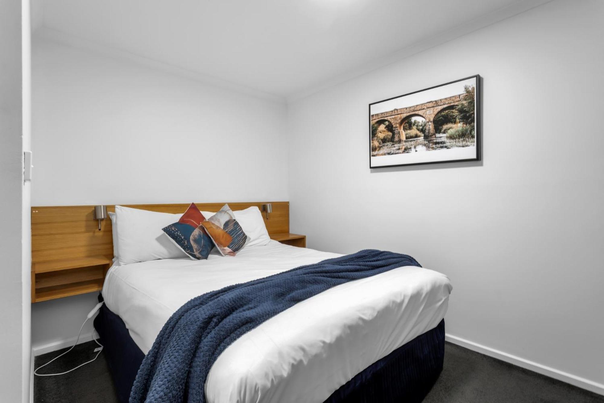 Two-Bedroom Apartment shared Courtyard includes Wifi