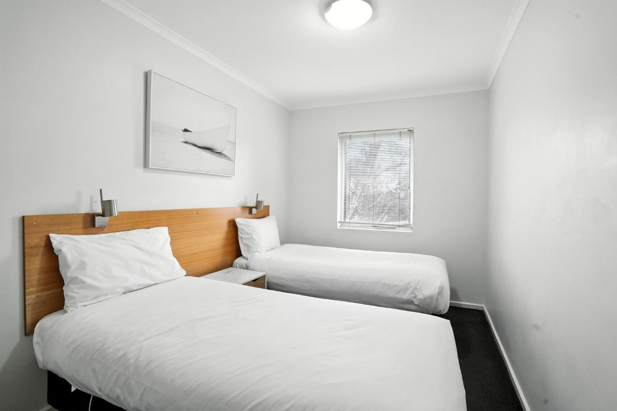 Two-Bedroom Apartment Upstairs Internal Staircase includes Wifi