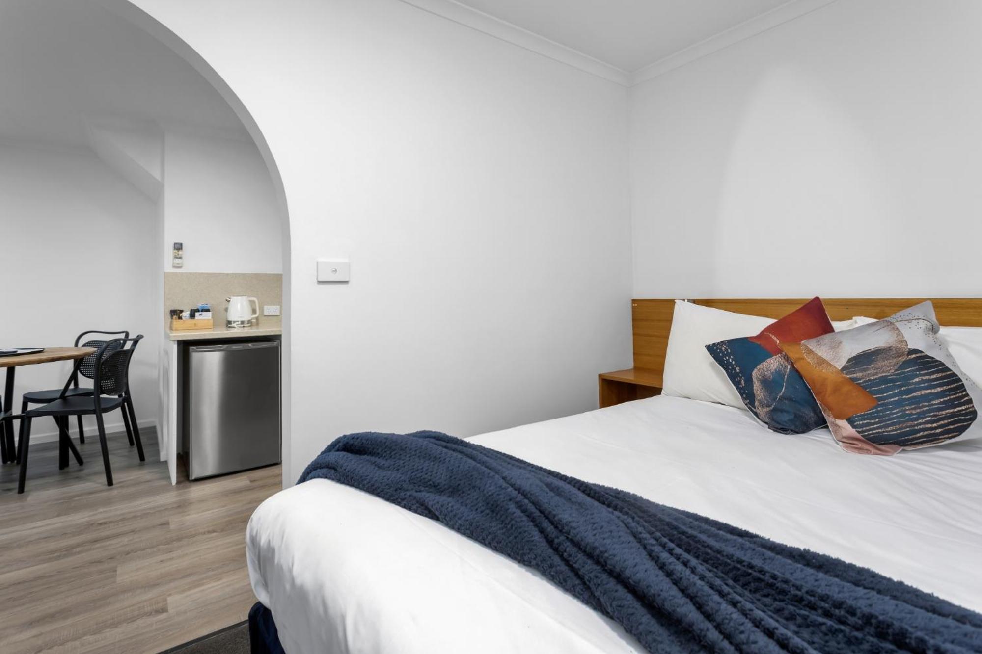 Two-Bedroom Apartment shared Courtyard includes Wifi