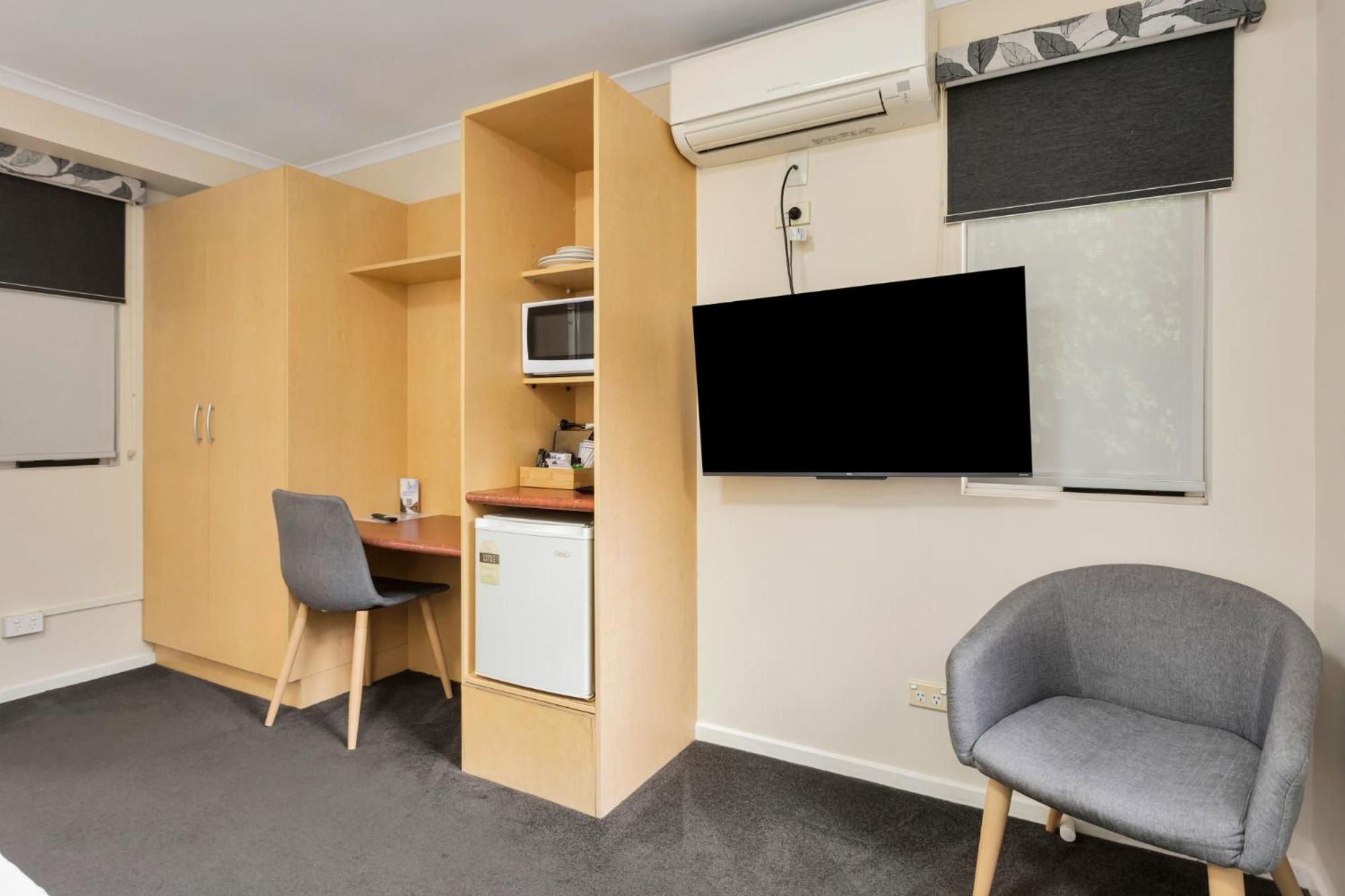 Standard Queen room includes Wifi