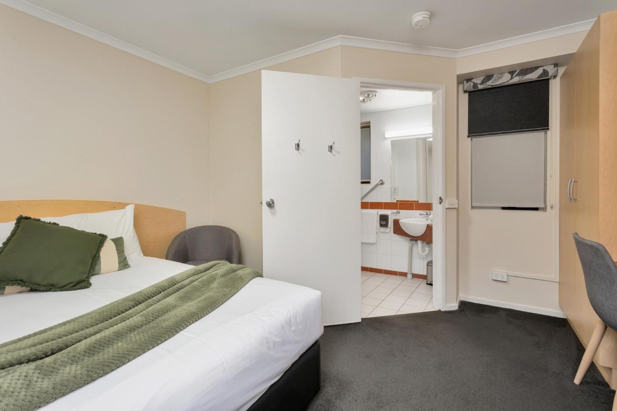 Standard Queen room includes Wifi