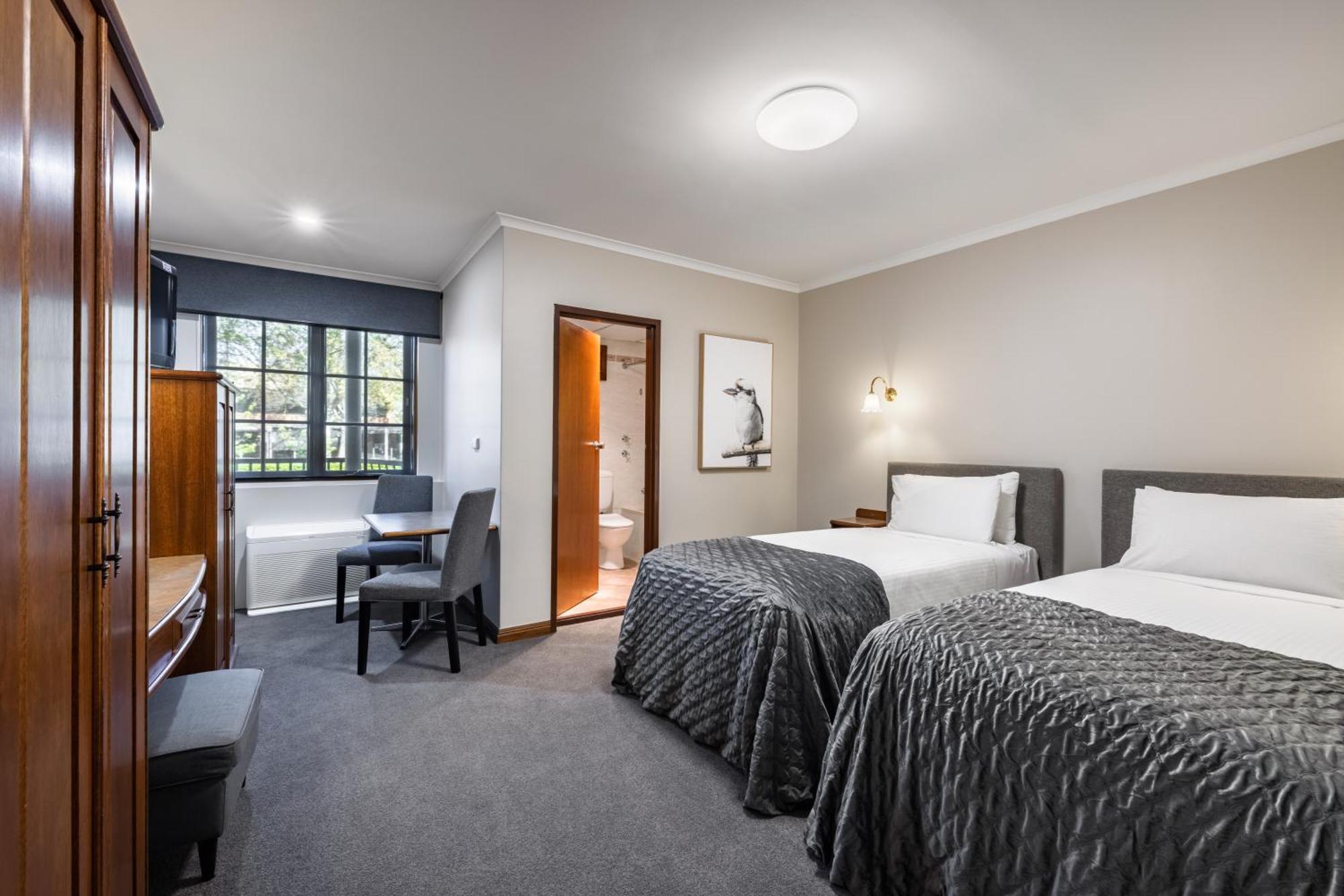 Standard Twin Room,1708093783:JPEG