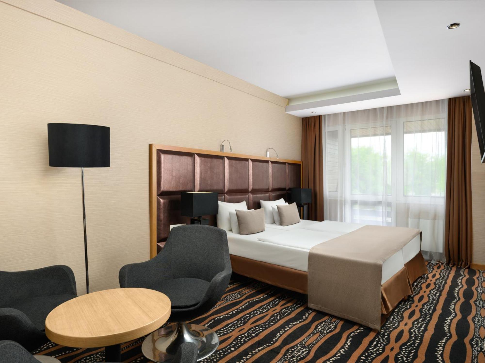 Deluxe Suite
