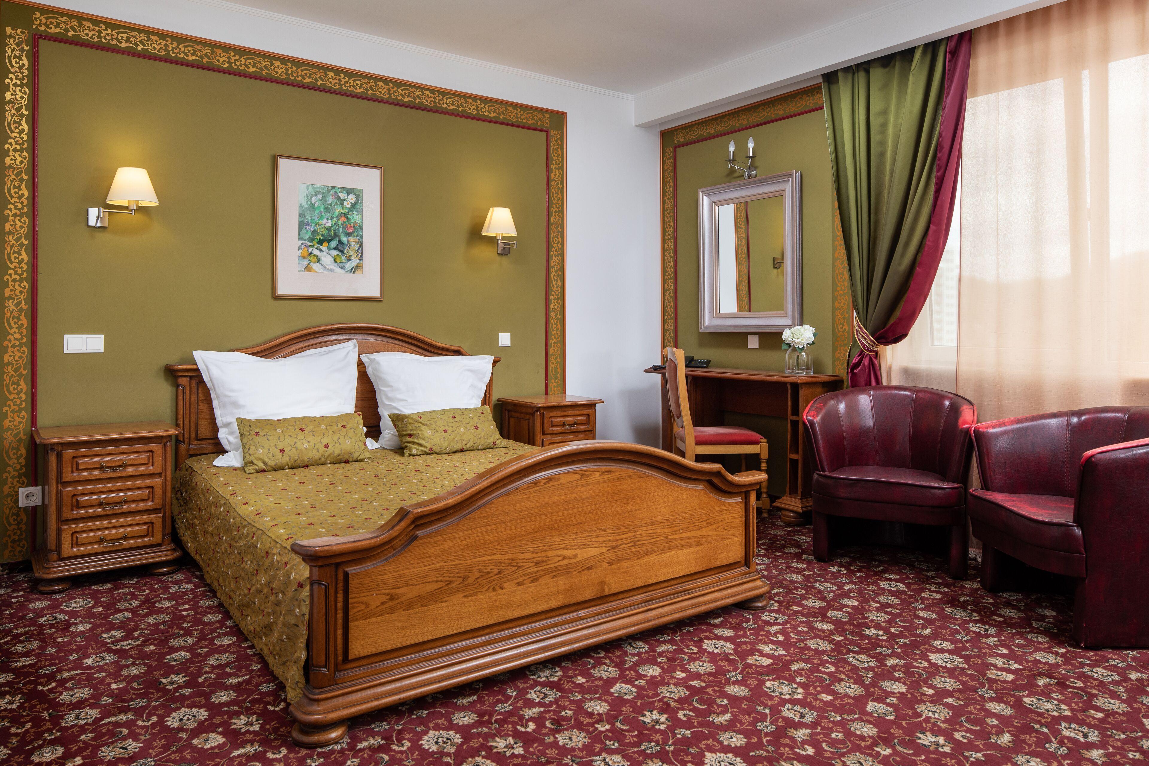 Deluxe Triple Room Balcony