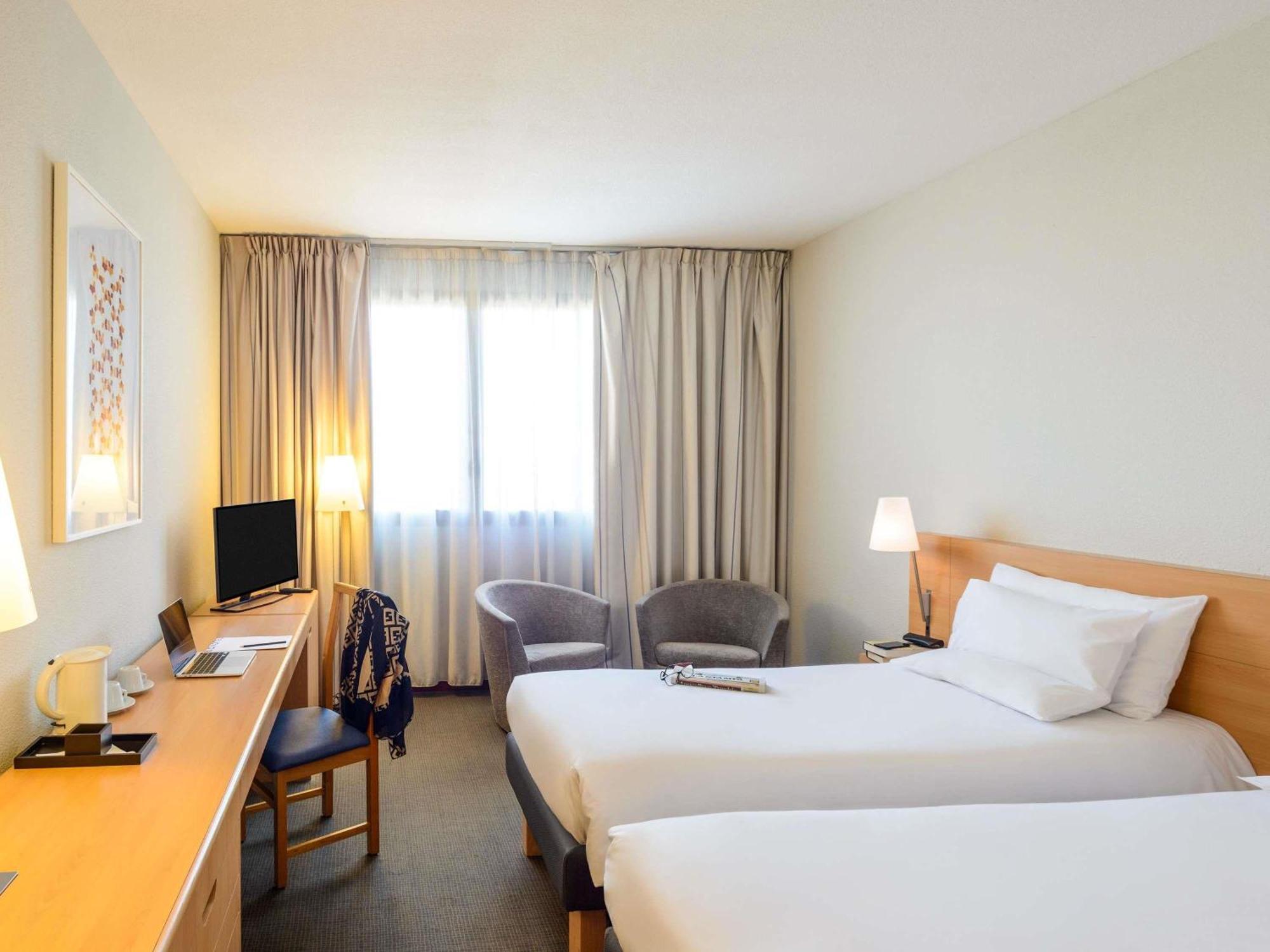 Twin Room,1765155100:JPEG