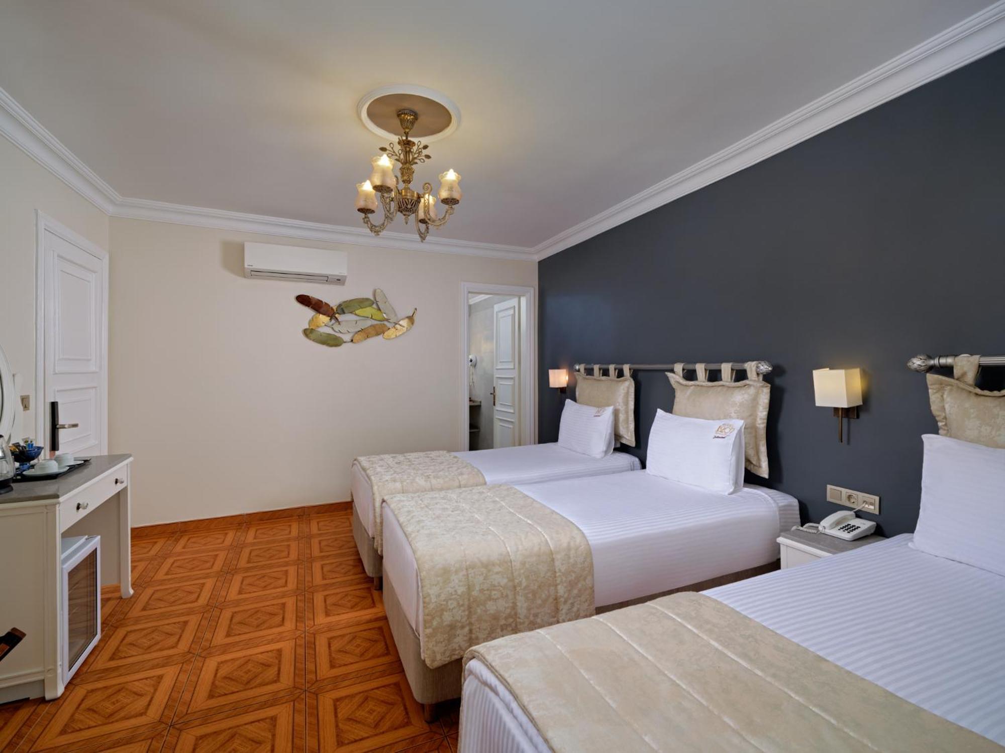 Triple Room with City View,1716996390:JPEG