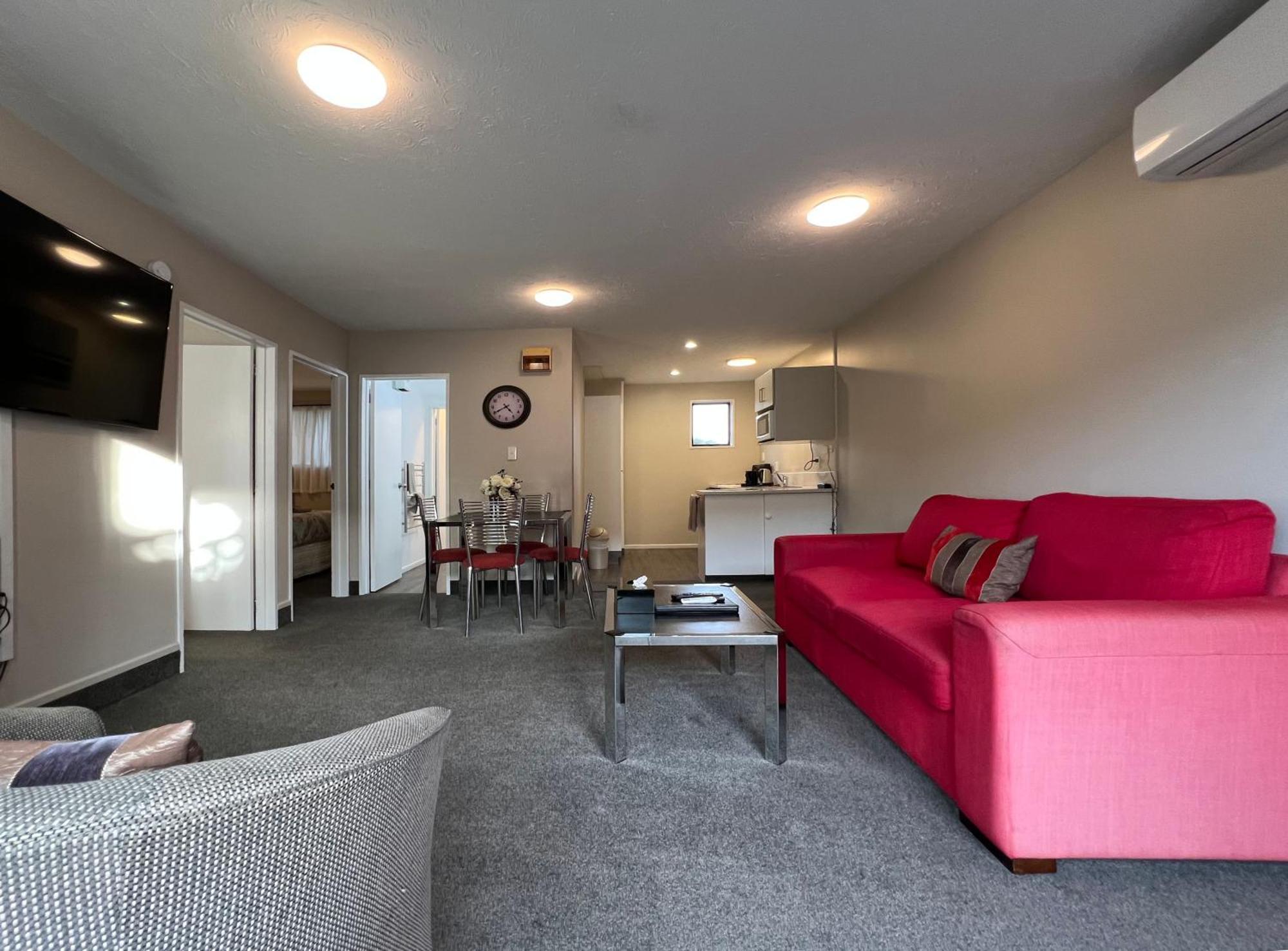 Deluxe Family Room