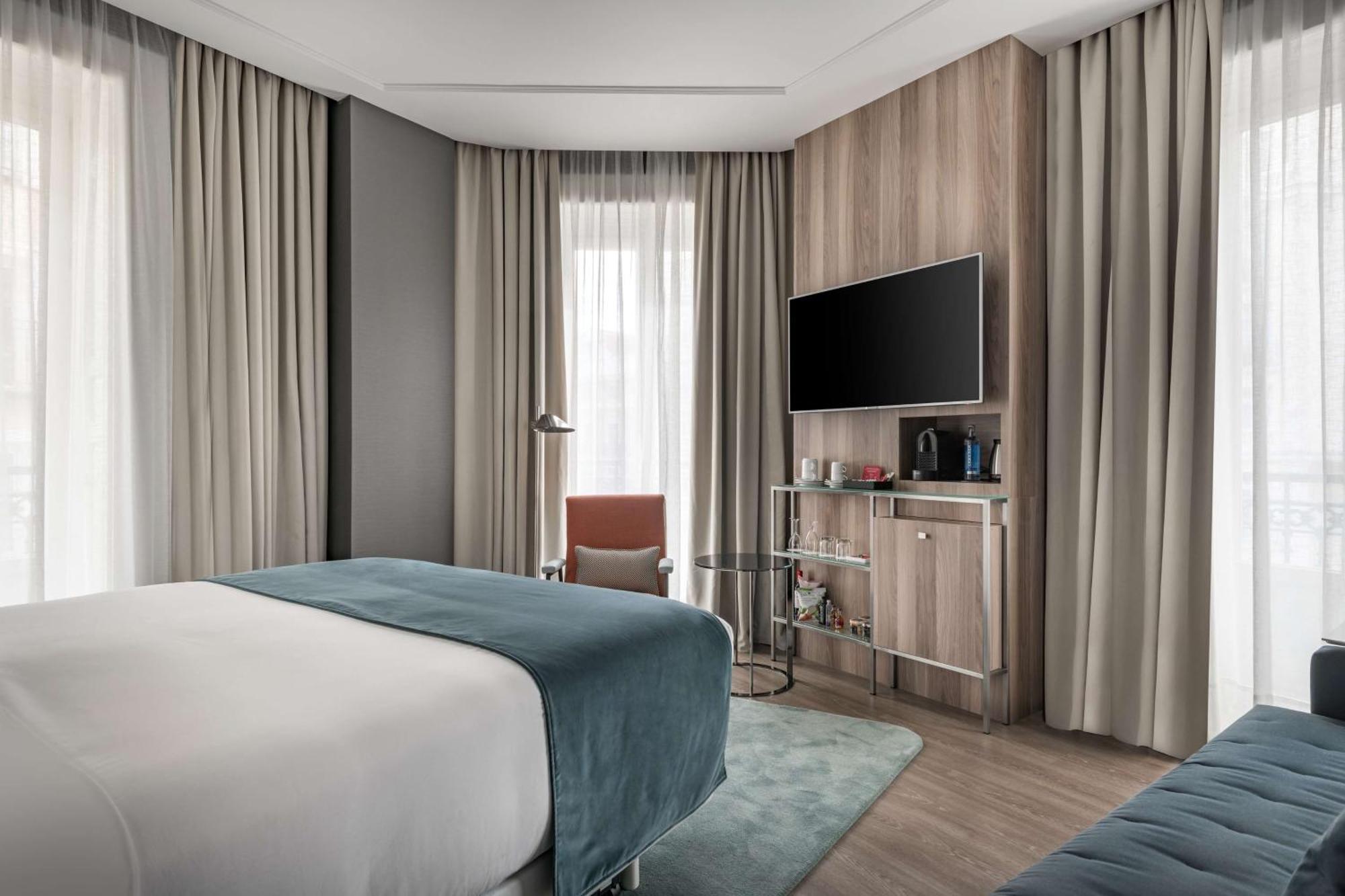 Premium Panoramic Room Gran Via View