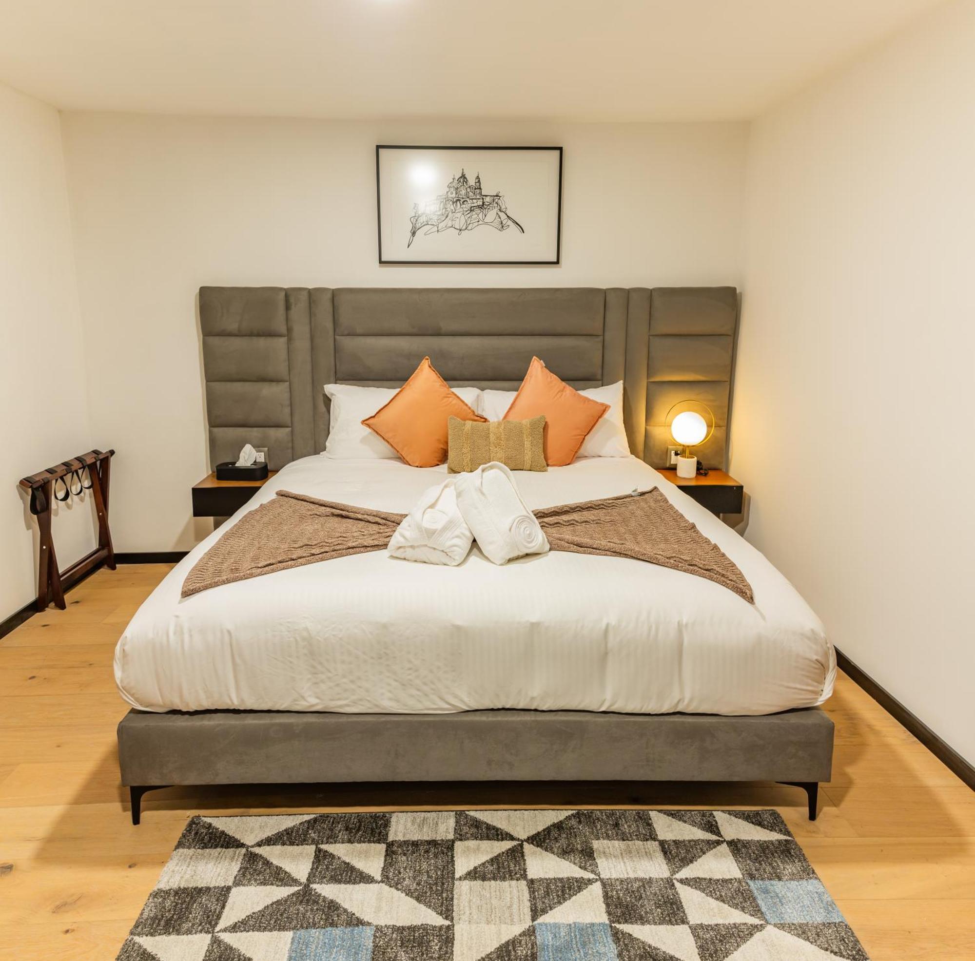 Deluxe Queen Room