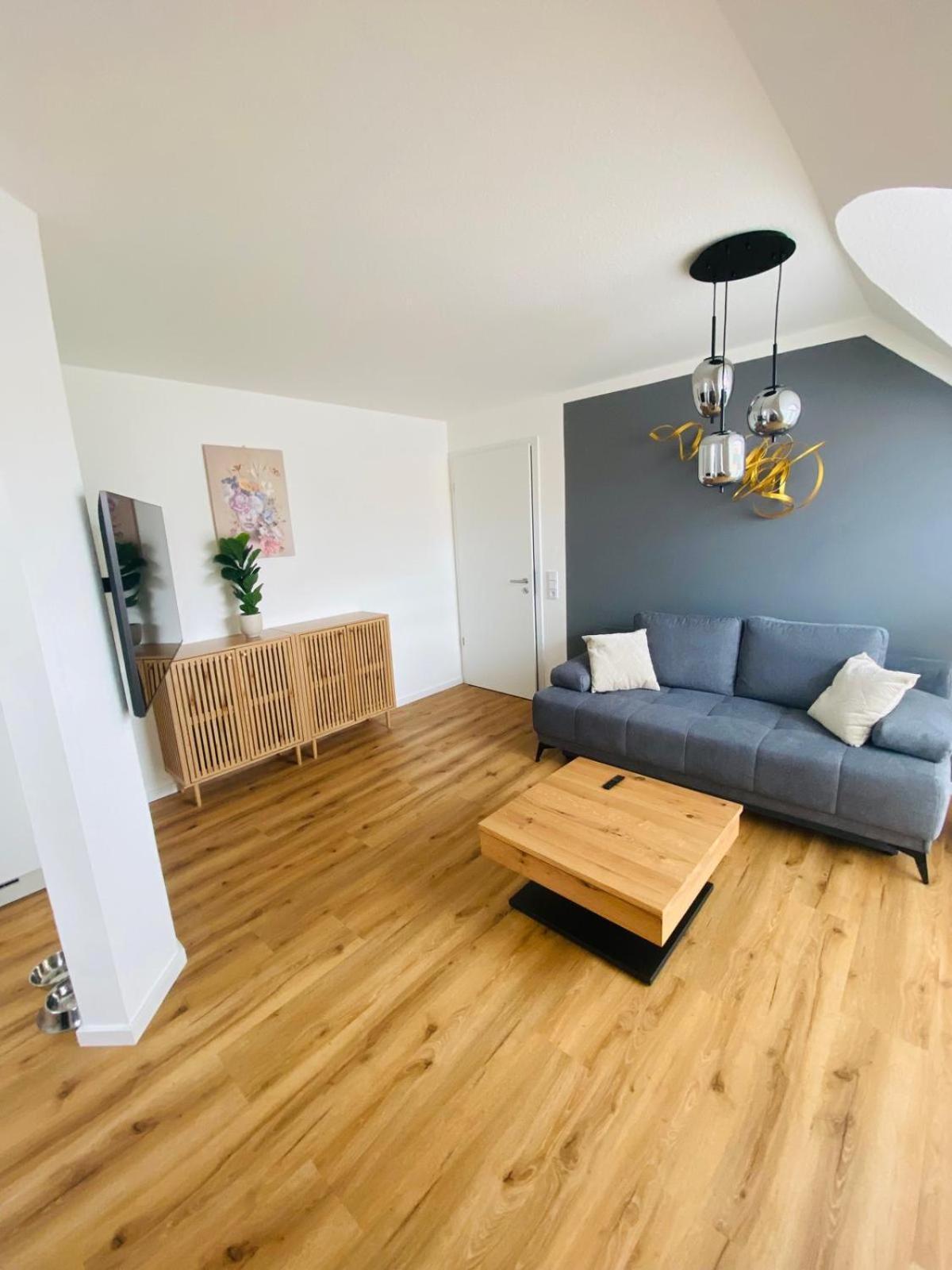One-Bedroom Apartment Balcony,1662974787:JPEG