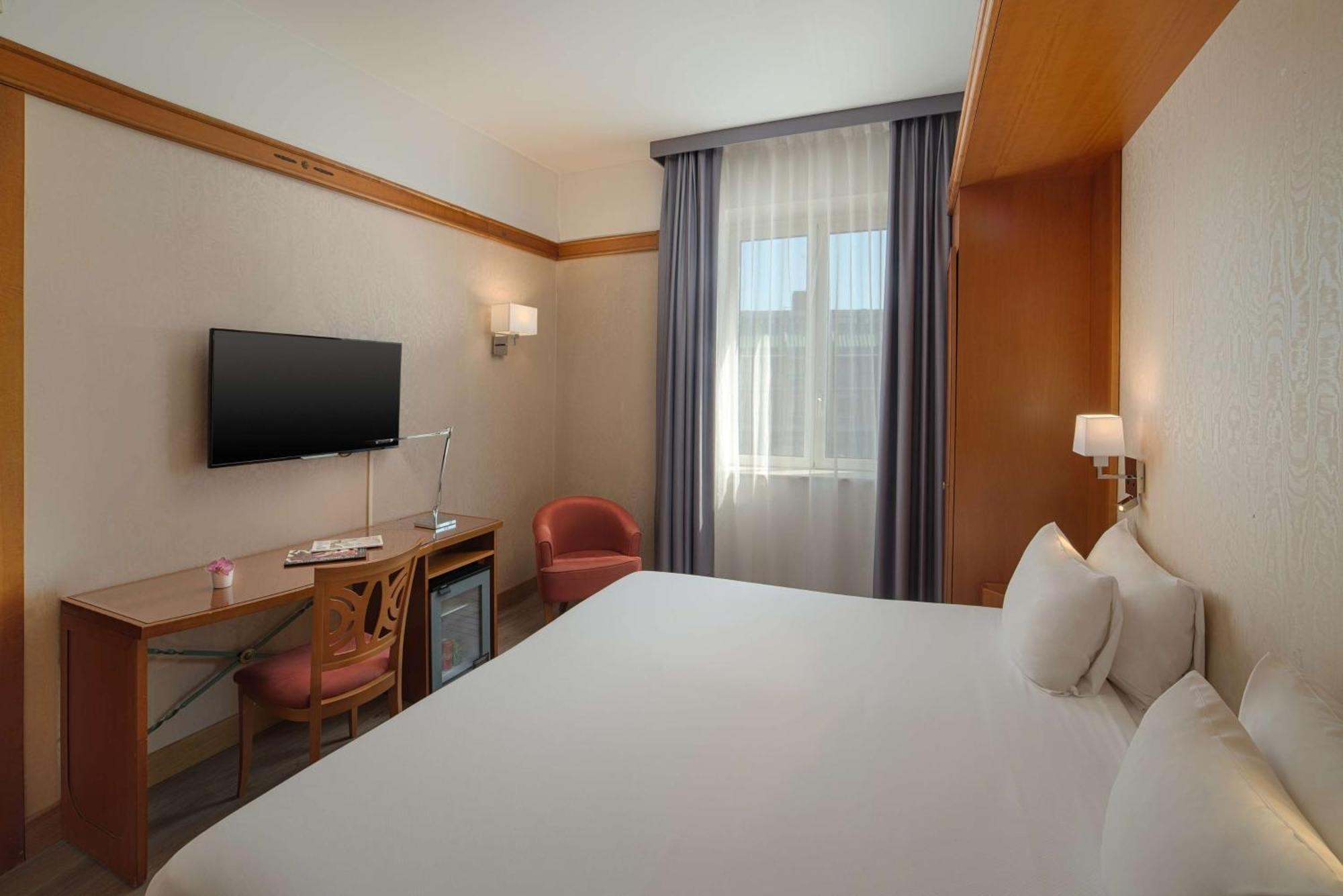 Standard Double or Twin Room,1722891640:JPEG