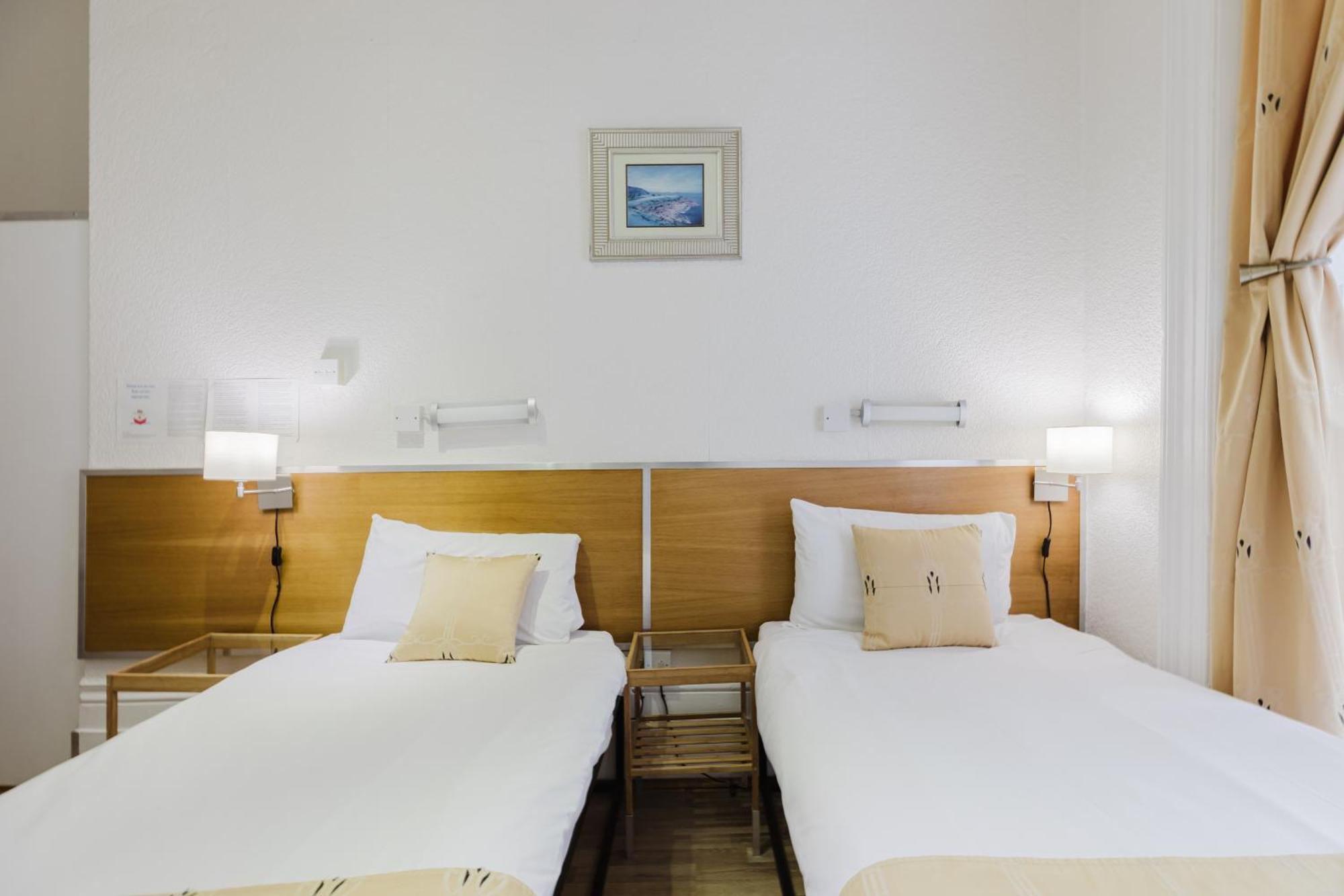 Standard Twin Room,1739404869:JPEG