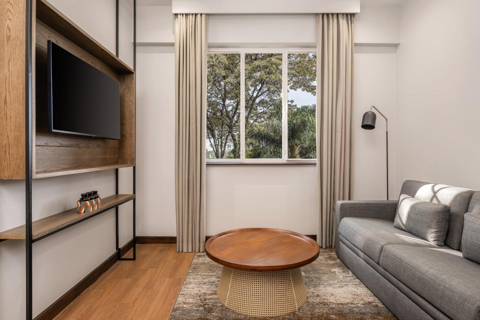 Acacia Family Suite