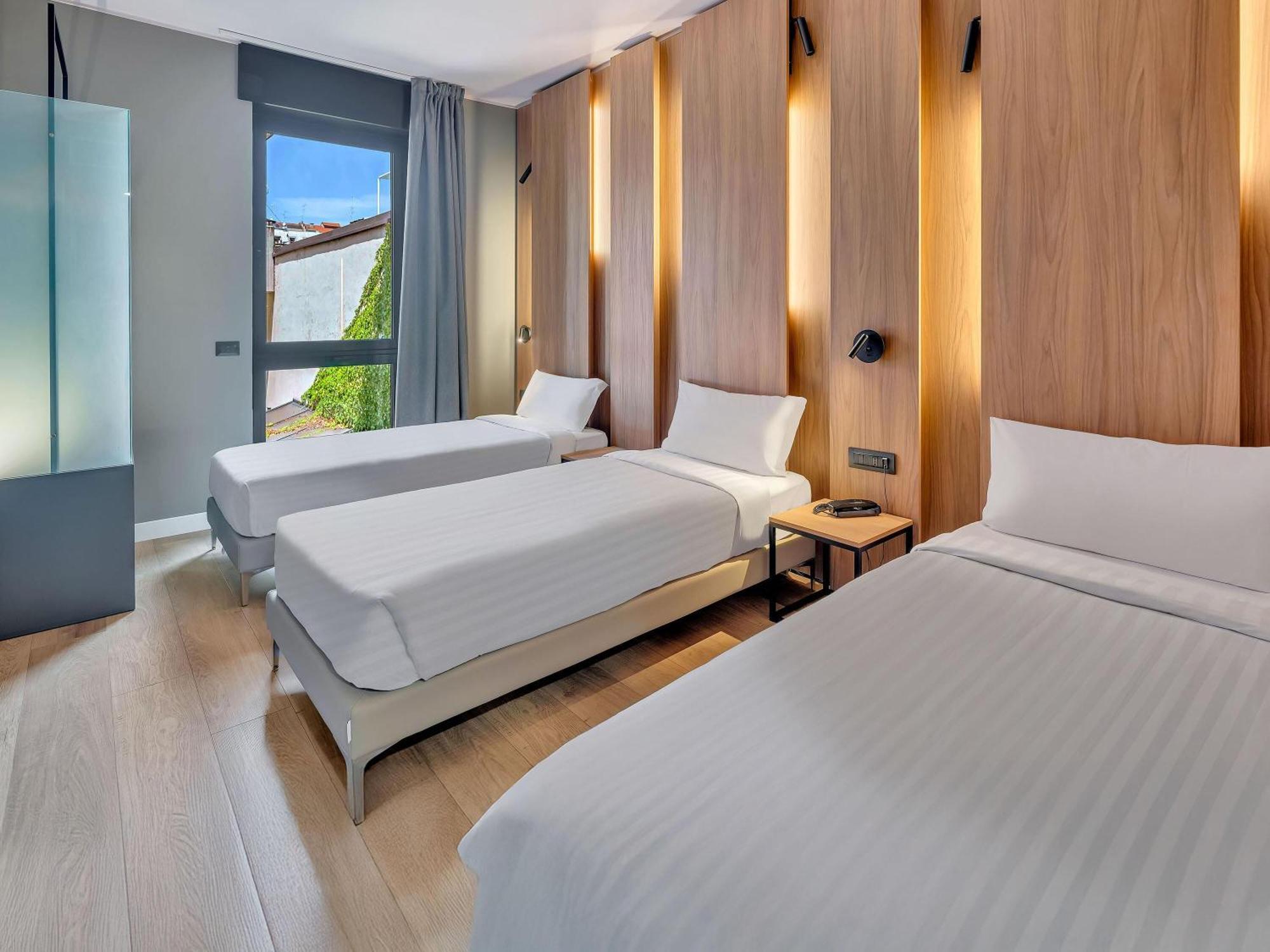 Triple Room