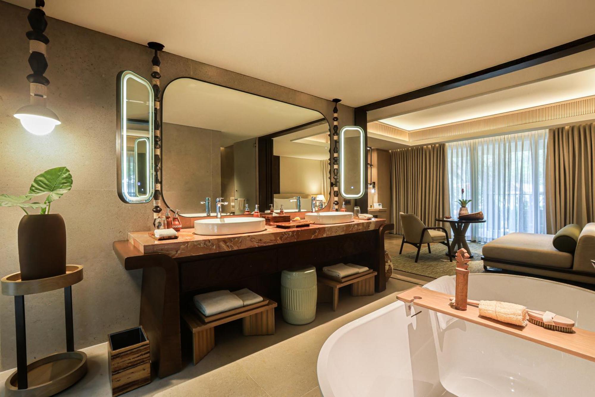 1 King Bed Forest Suite