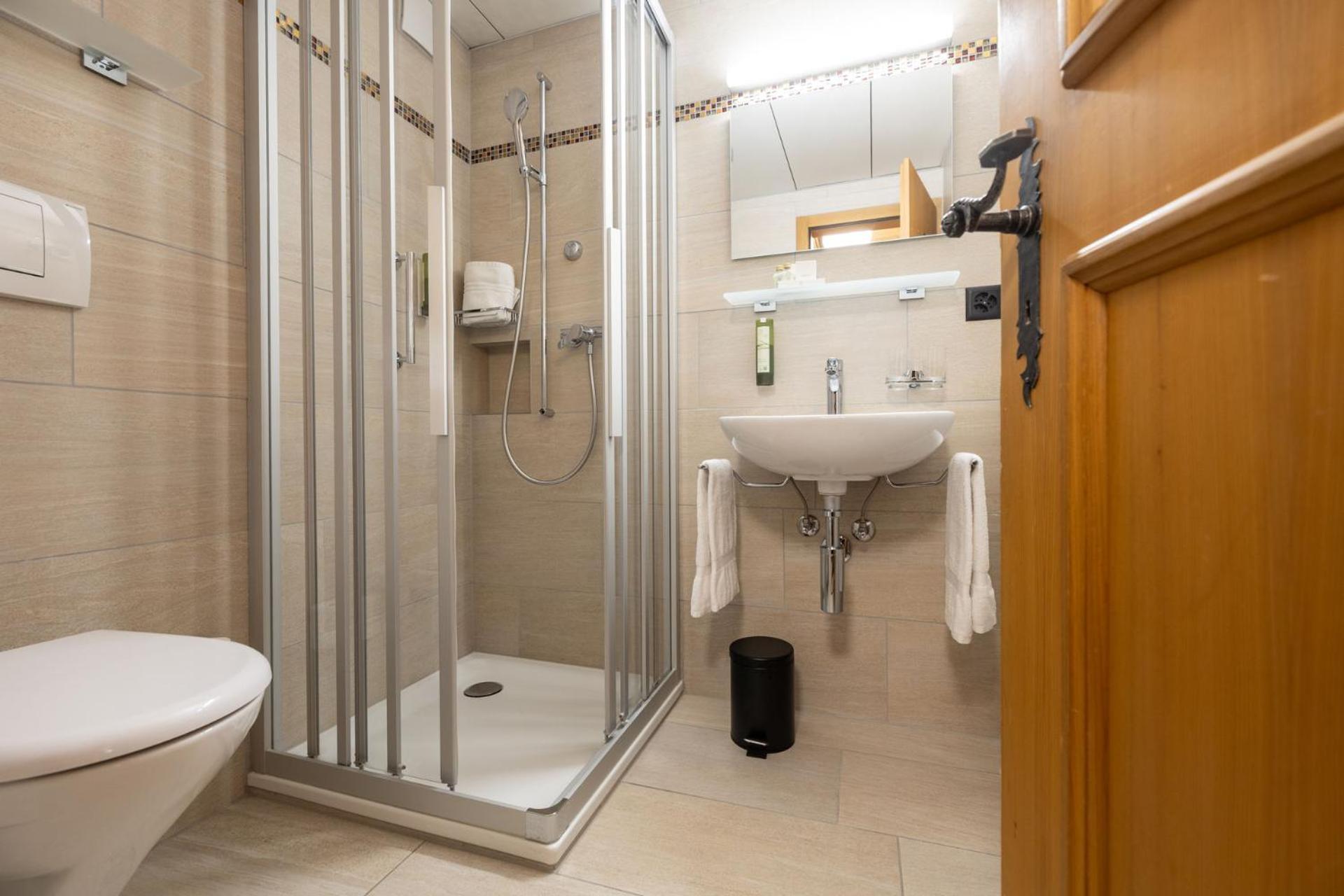 Palantschin Double Room Twin separate beds Air Conditioning