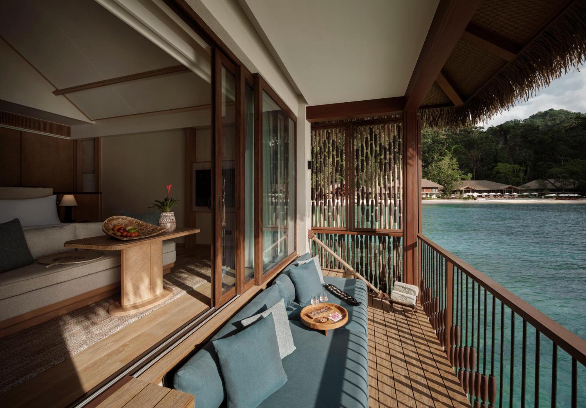 1 King Bed Water Villa
